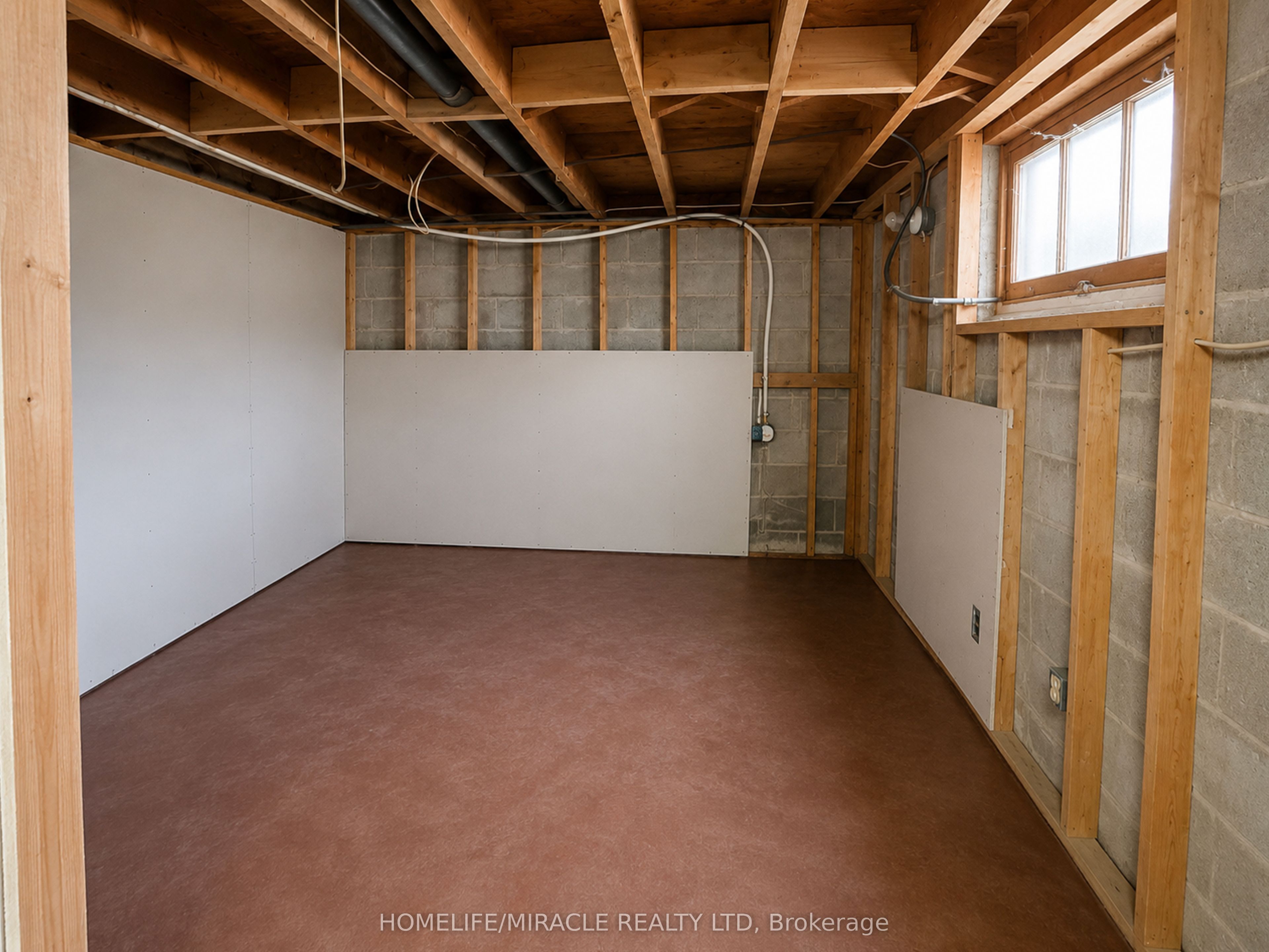 17 Goderich Street Property Photo 47