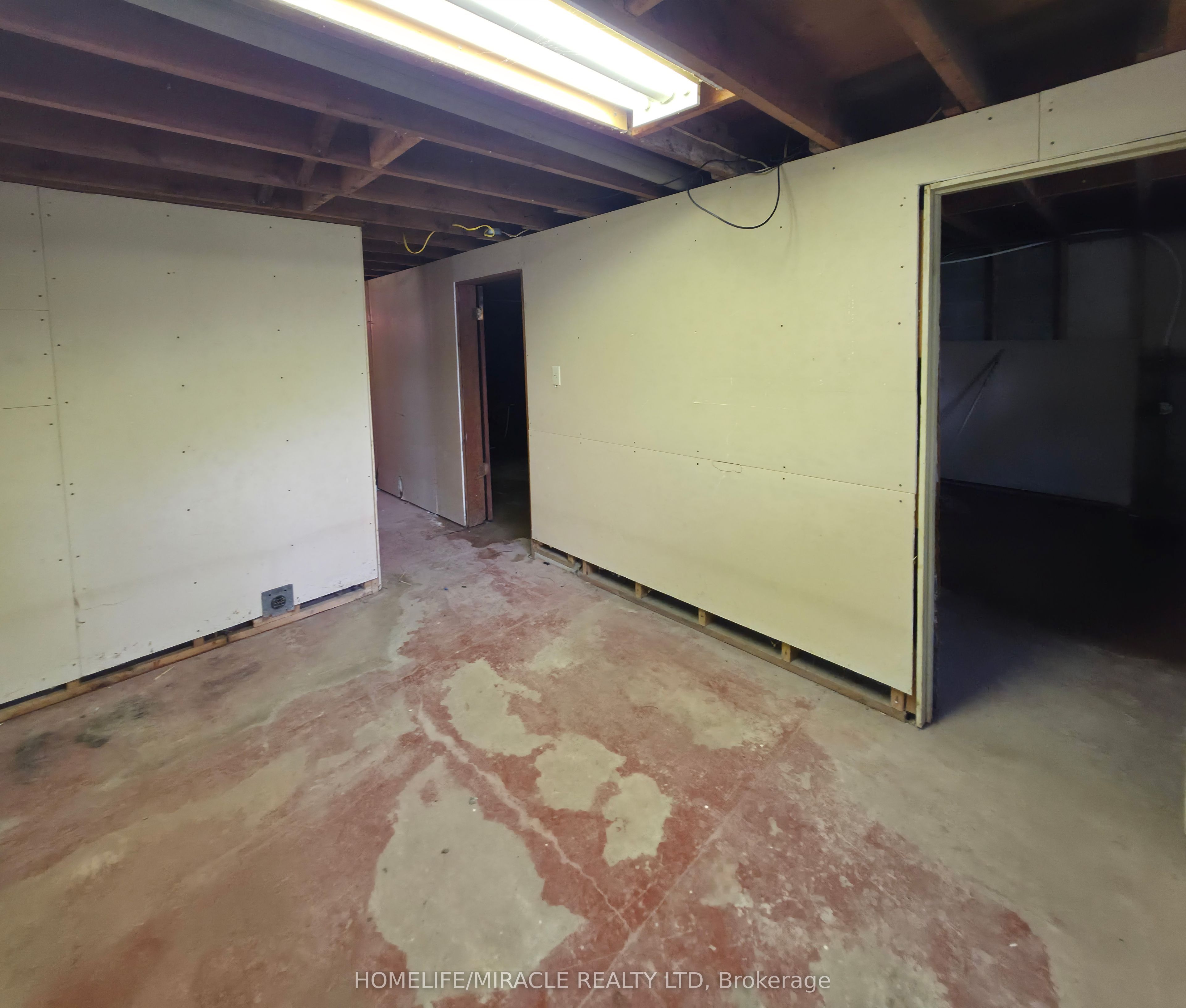 17 Goderich Street Property Photo 48