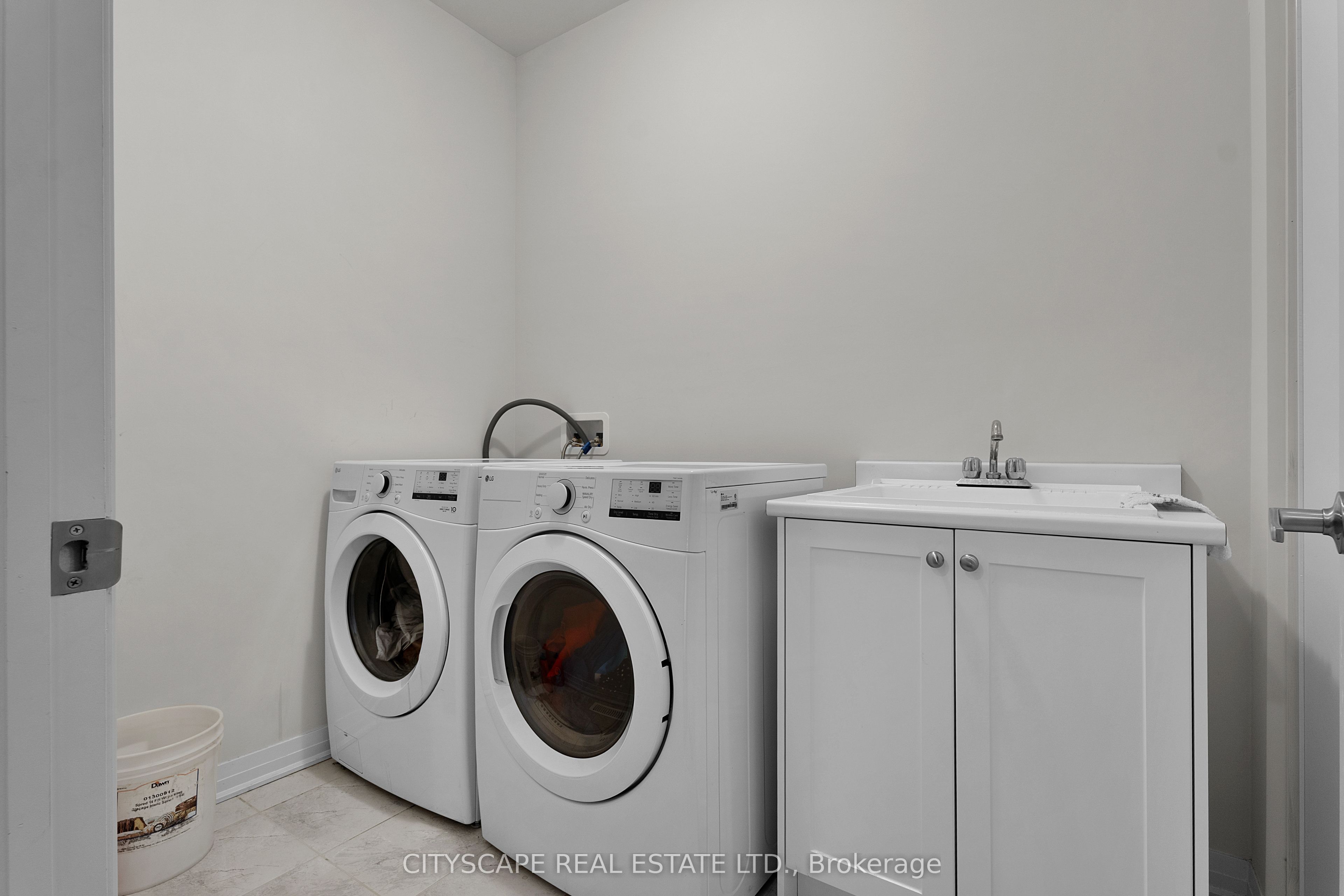 86 Gibson Drive Property Photo 14