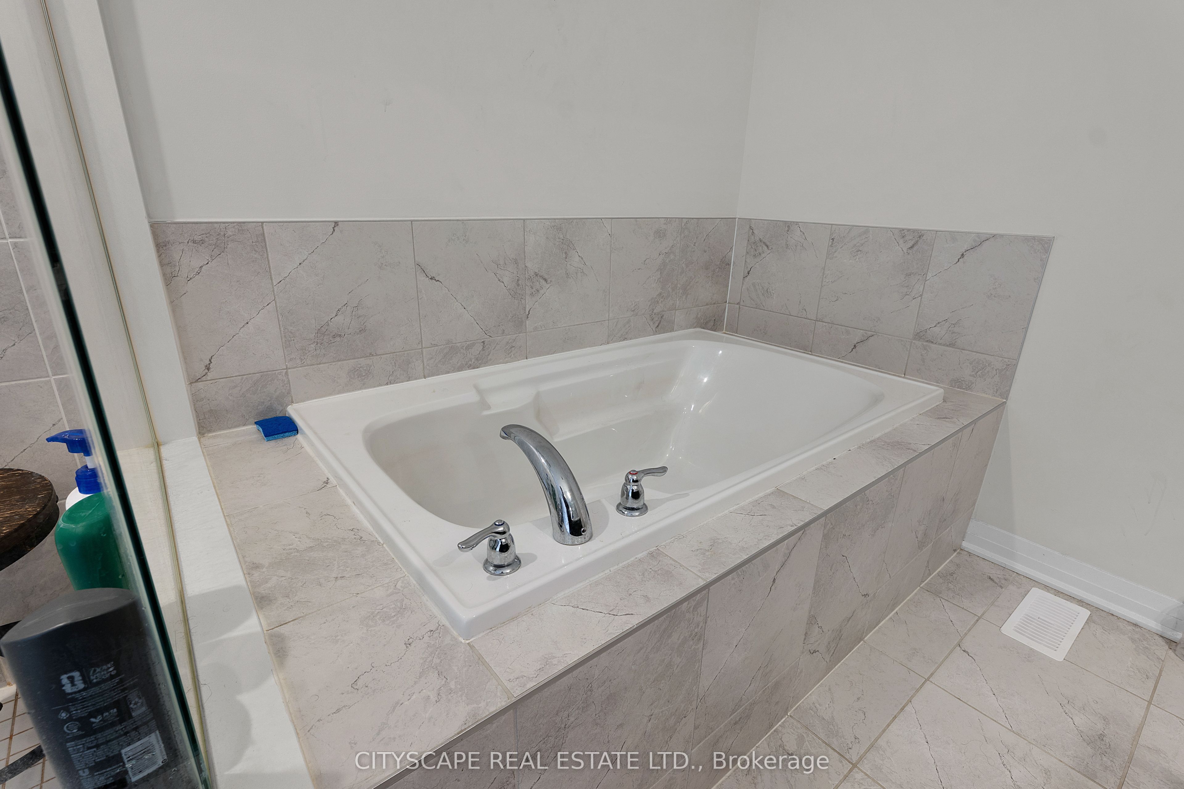 86 Gibson Drive Property Photo 24