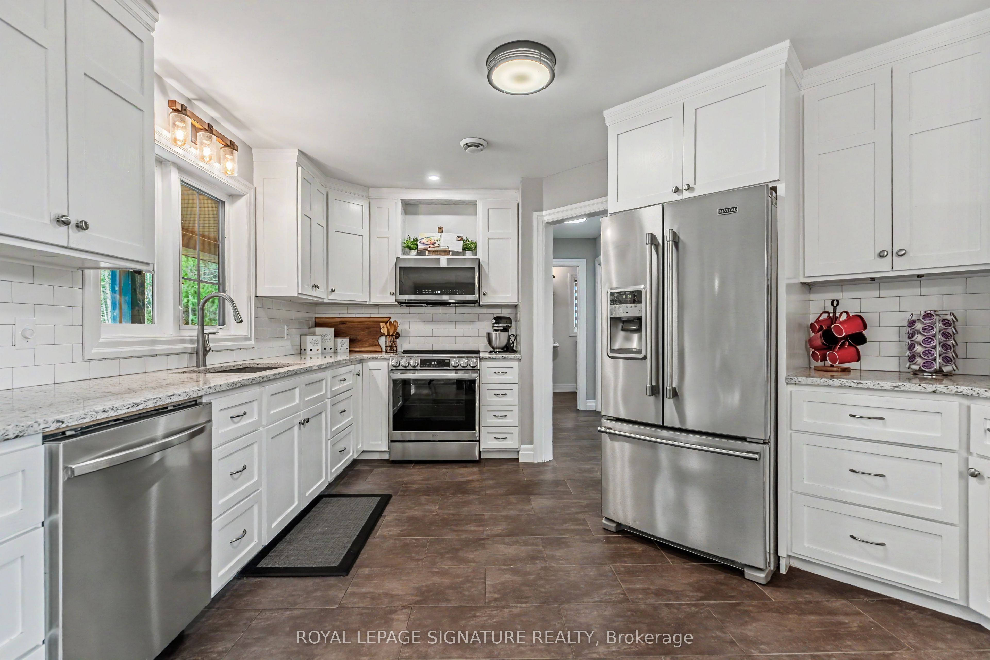 777320 S Highway 10 Property Photo 16