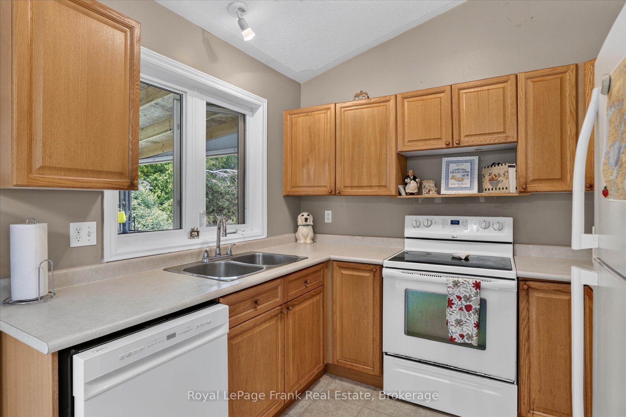 124 Sumcot Drive Property Photo 18