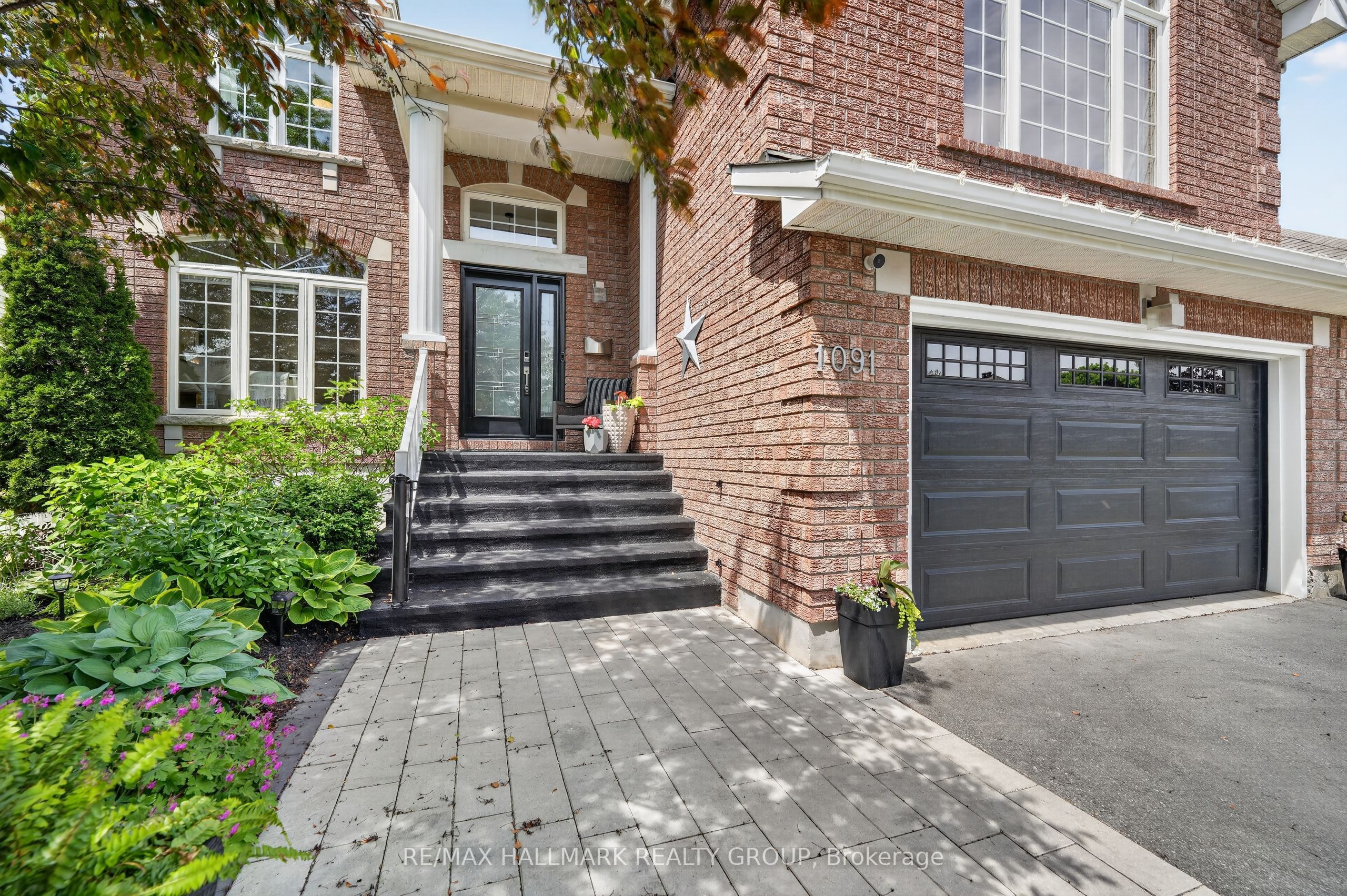 1091 Charest Way Property Photo 2
