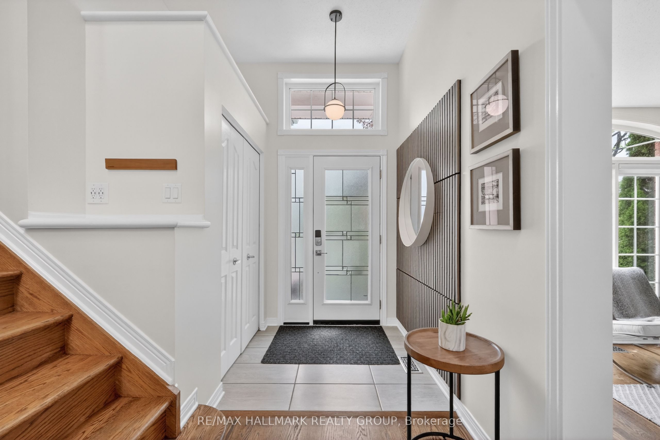 1091 Charest Way Property Photo 4