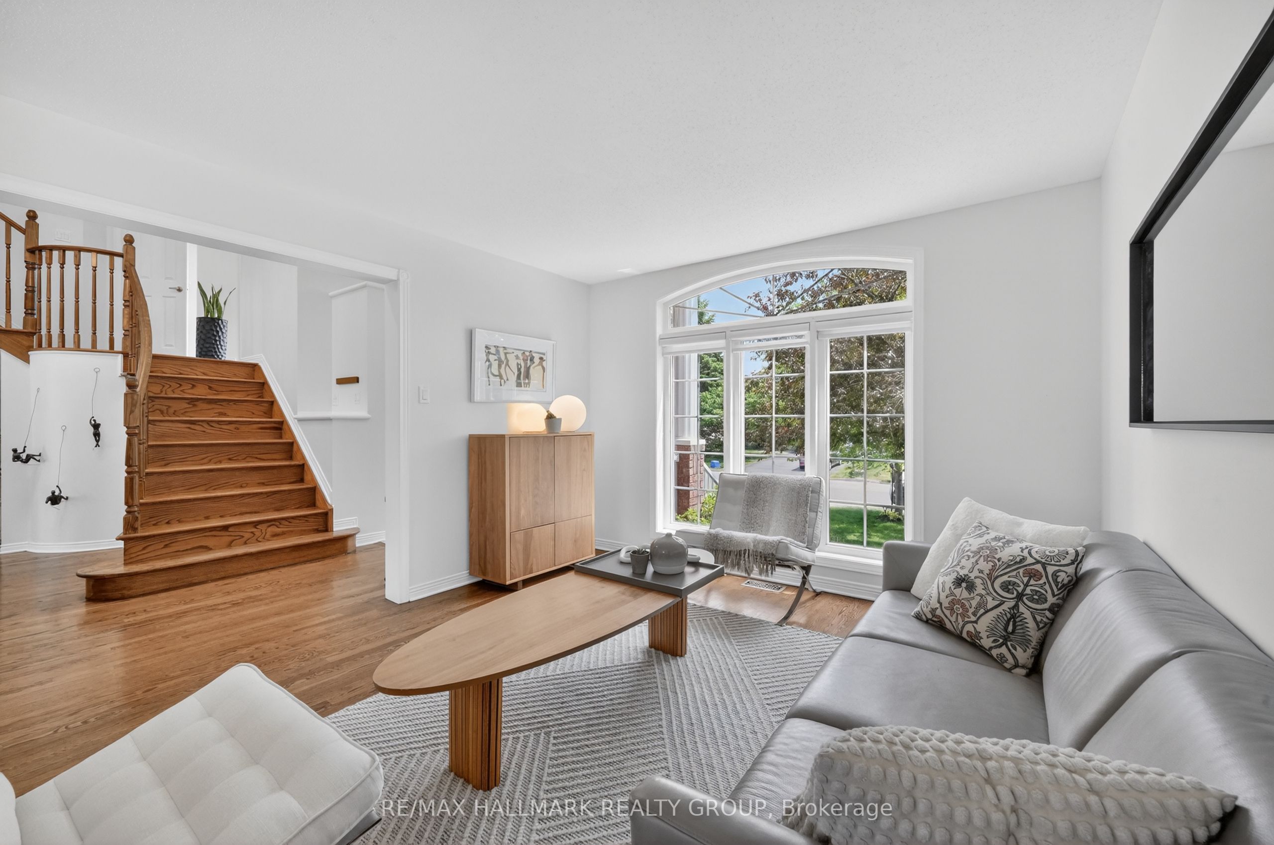 1091 Charest Way Property Photo 6