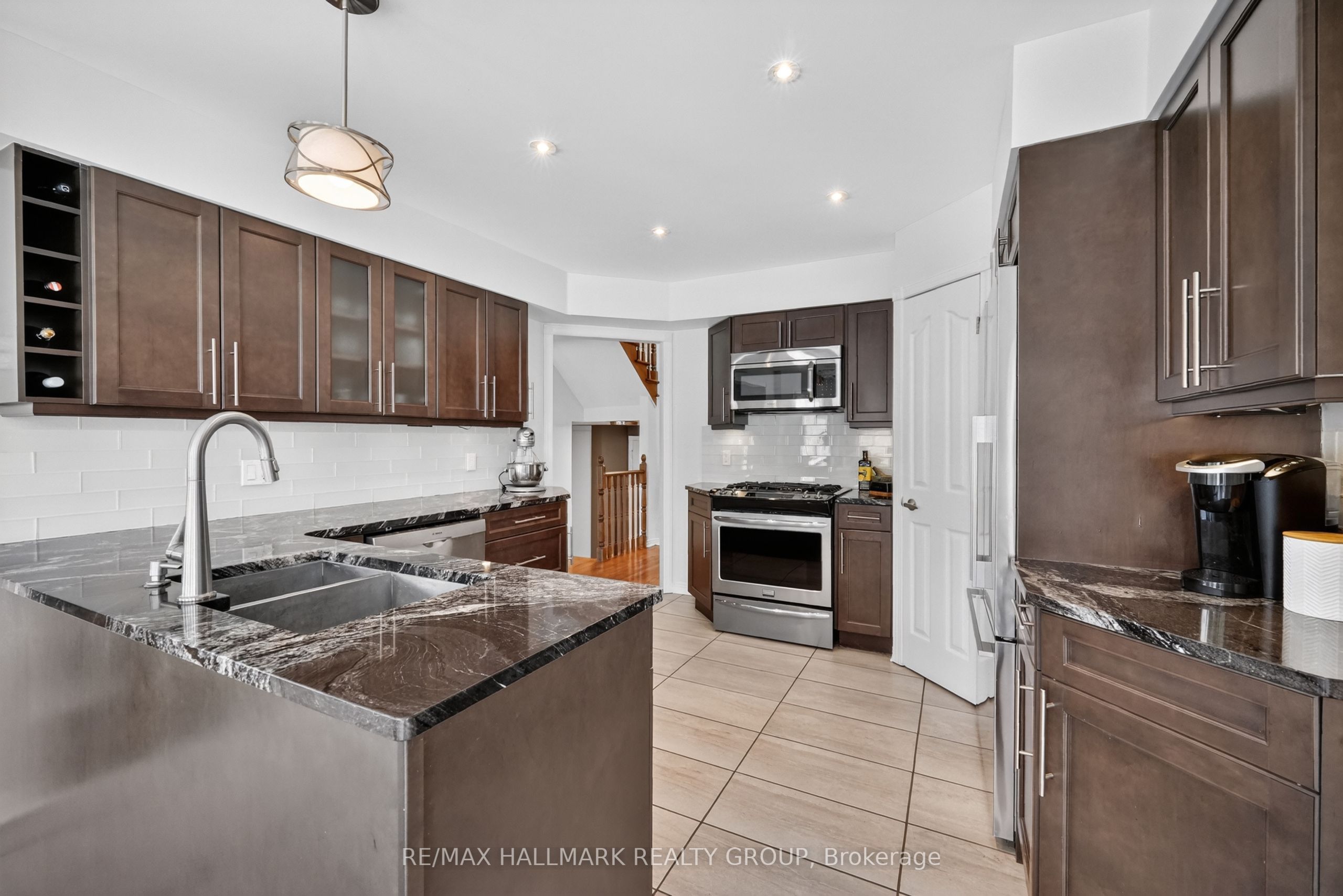 1091 Charest Way Property Photo 11
