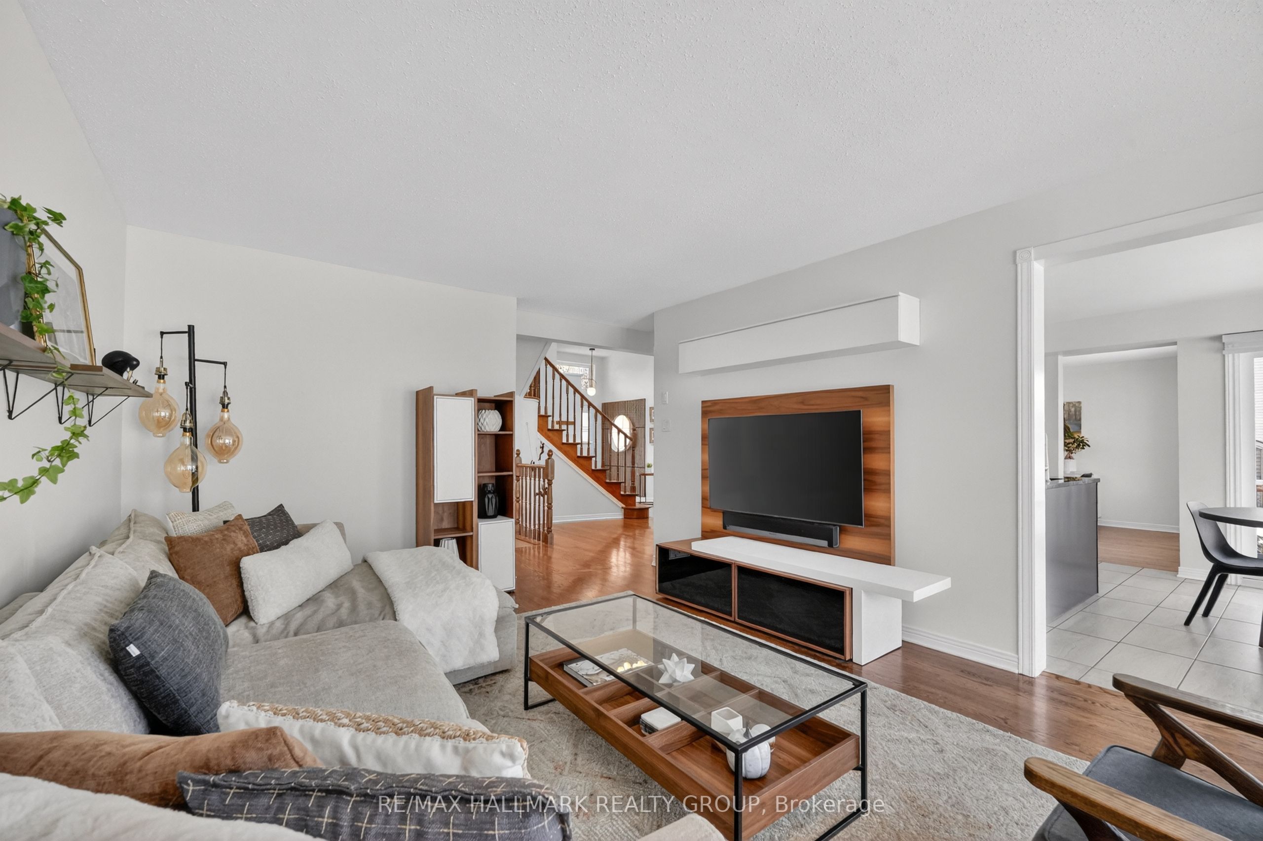 1091 Charest Way Property Photo 18