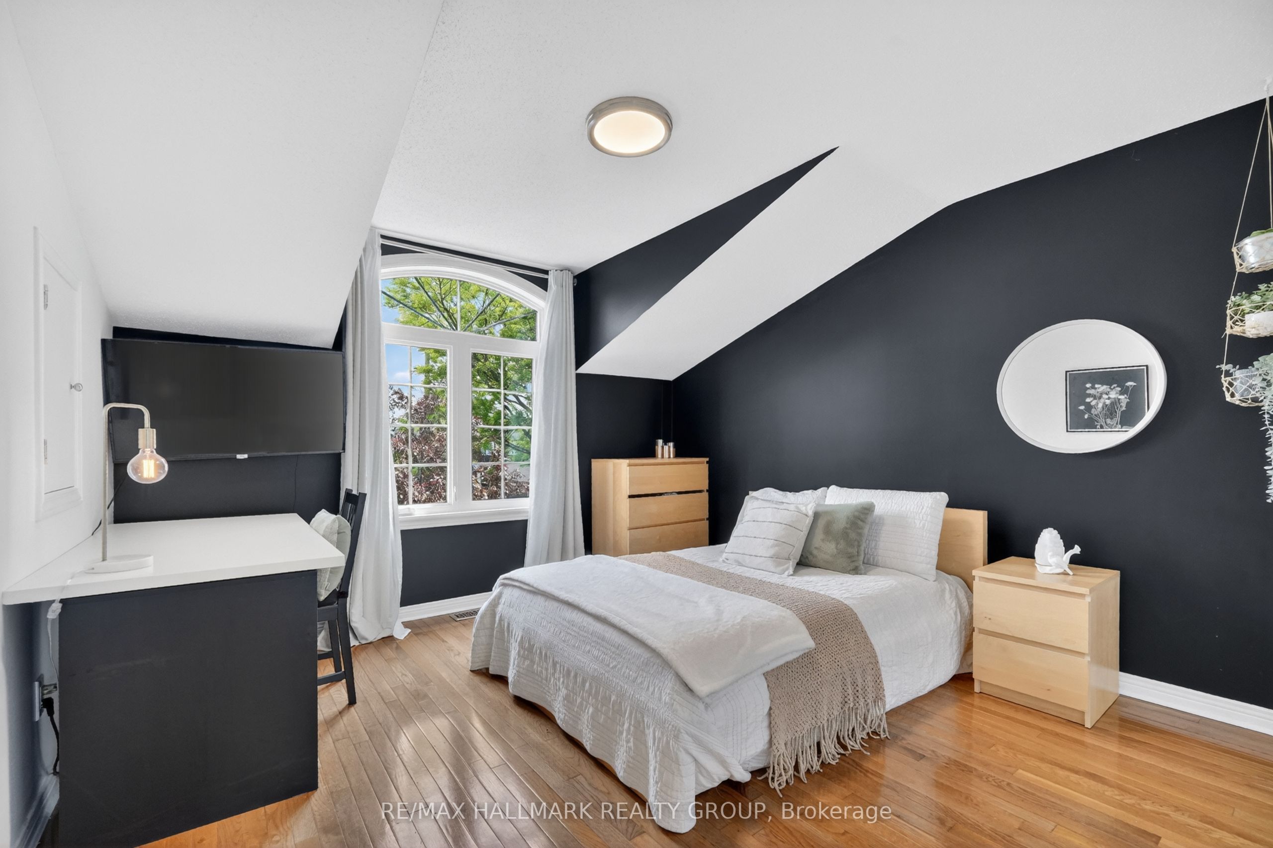 1091 Charest Way Property Photo 31