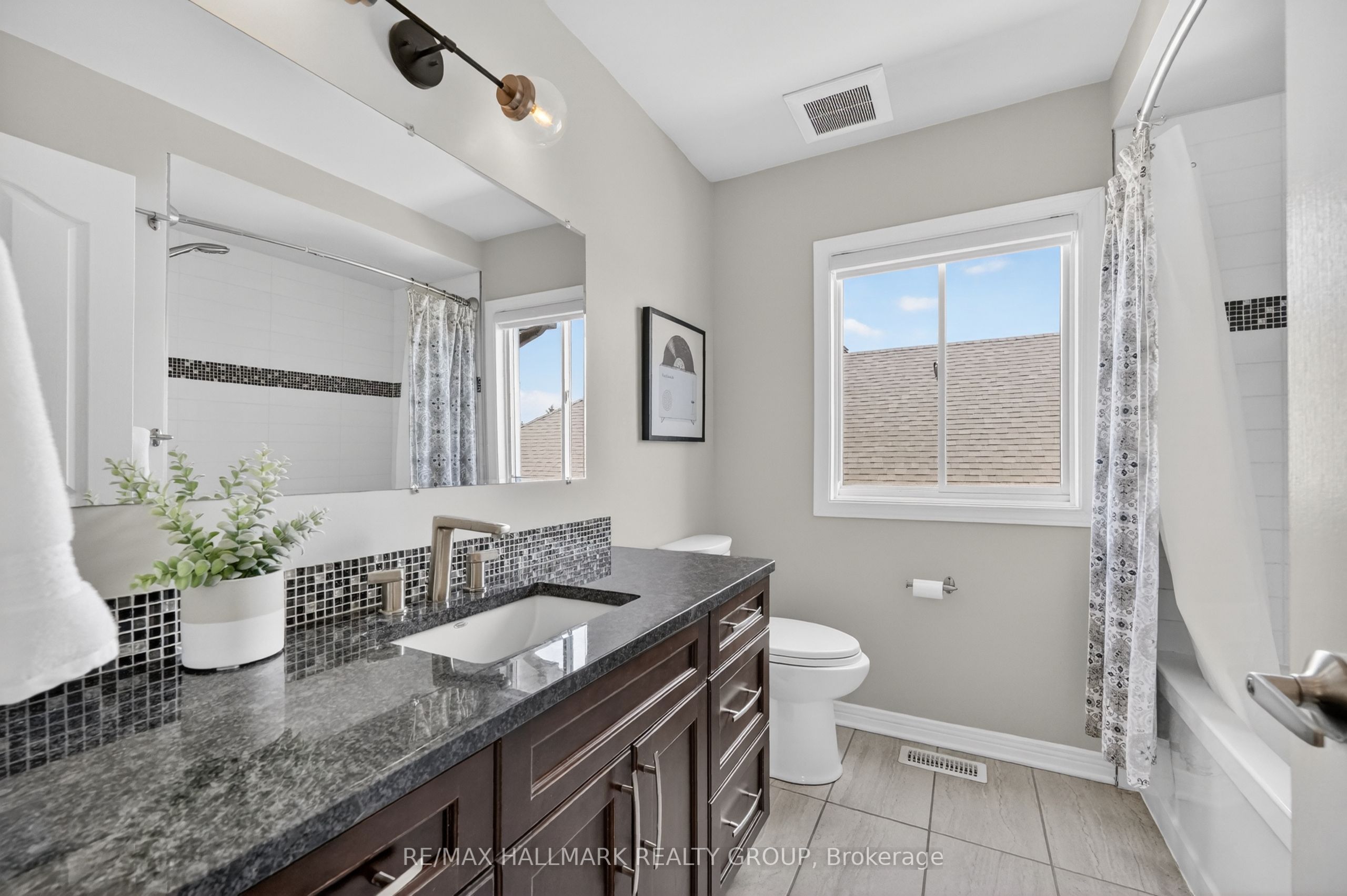 1091 Charest Way Property Photo 34