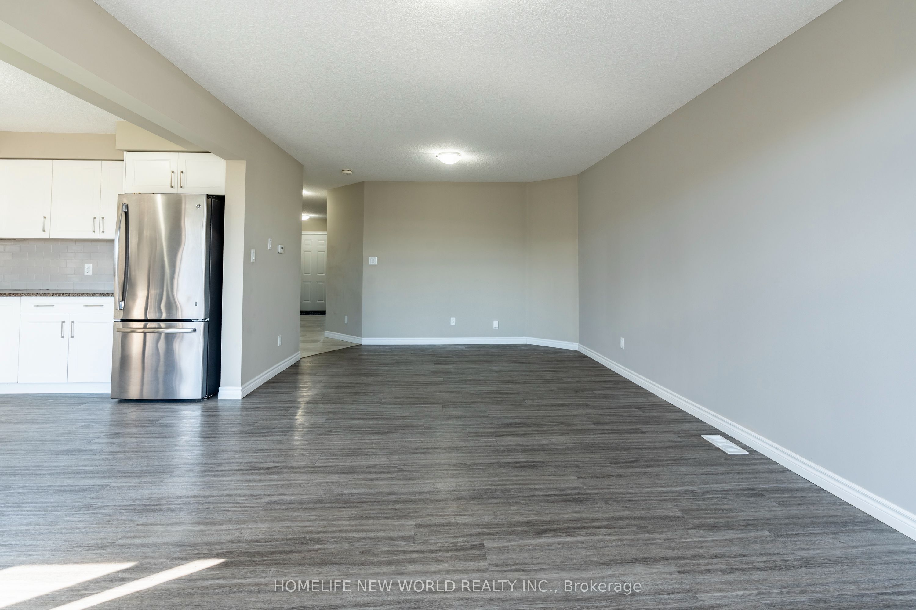 452 Avens Street Property Photo 6