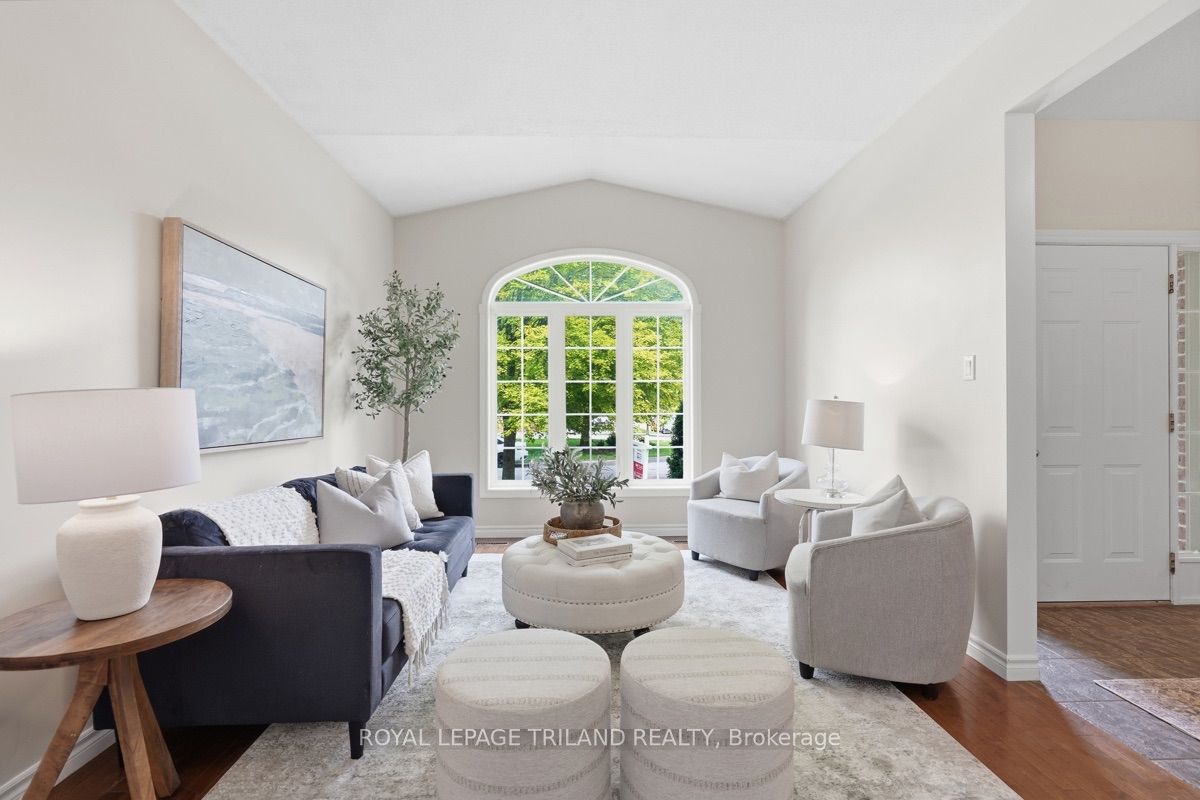 365 Richmeadow Road Property Photo 4