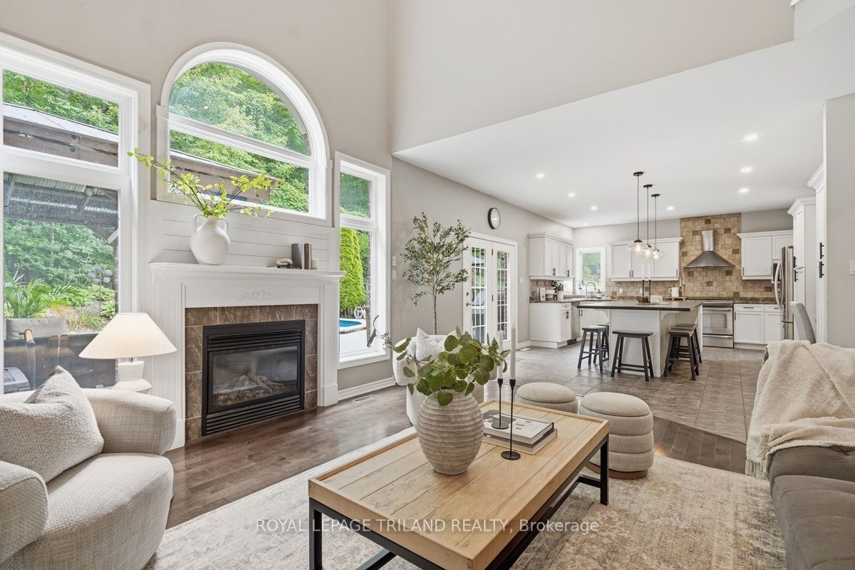 365 Richmeadow Road Property Photo 12