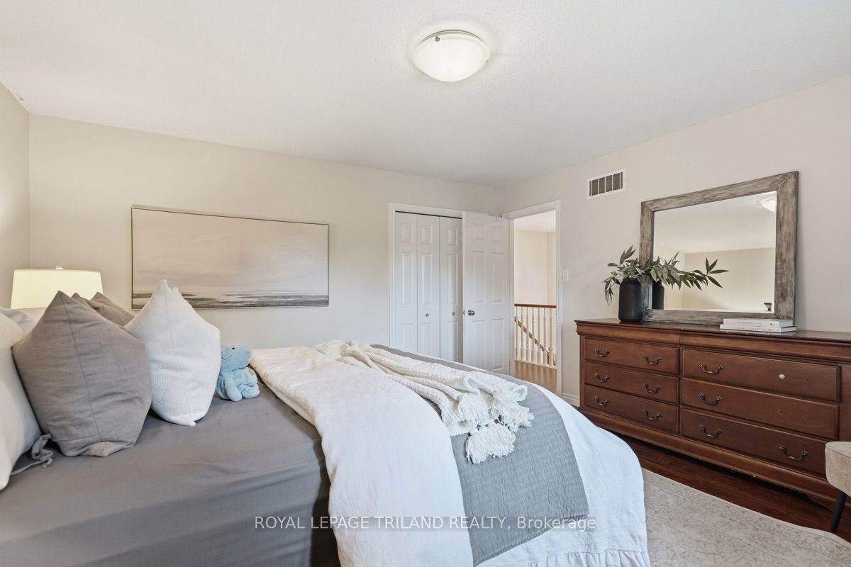 365 Richmeadow Road Property Photo 16