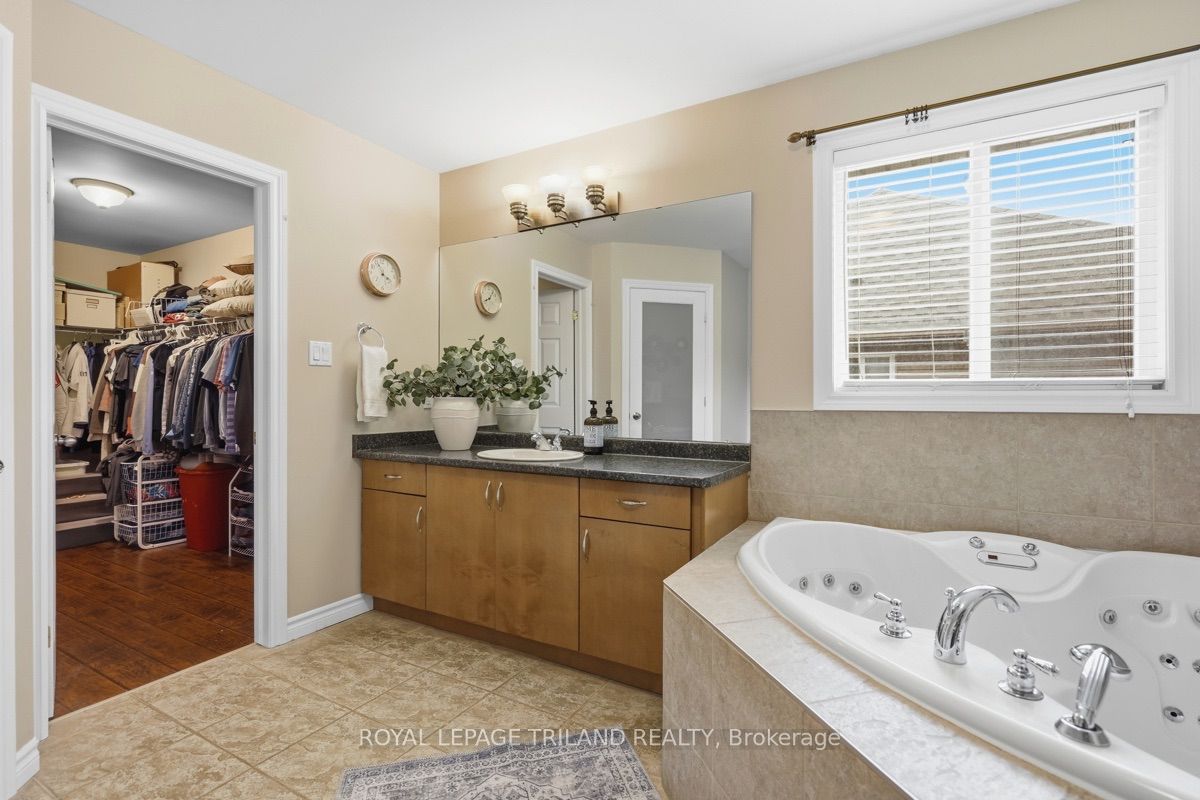 365 Richmeadow Road Property Photo 25