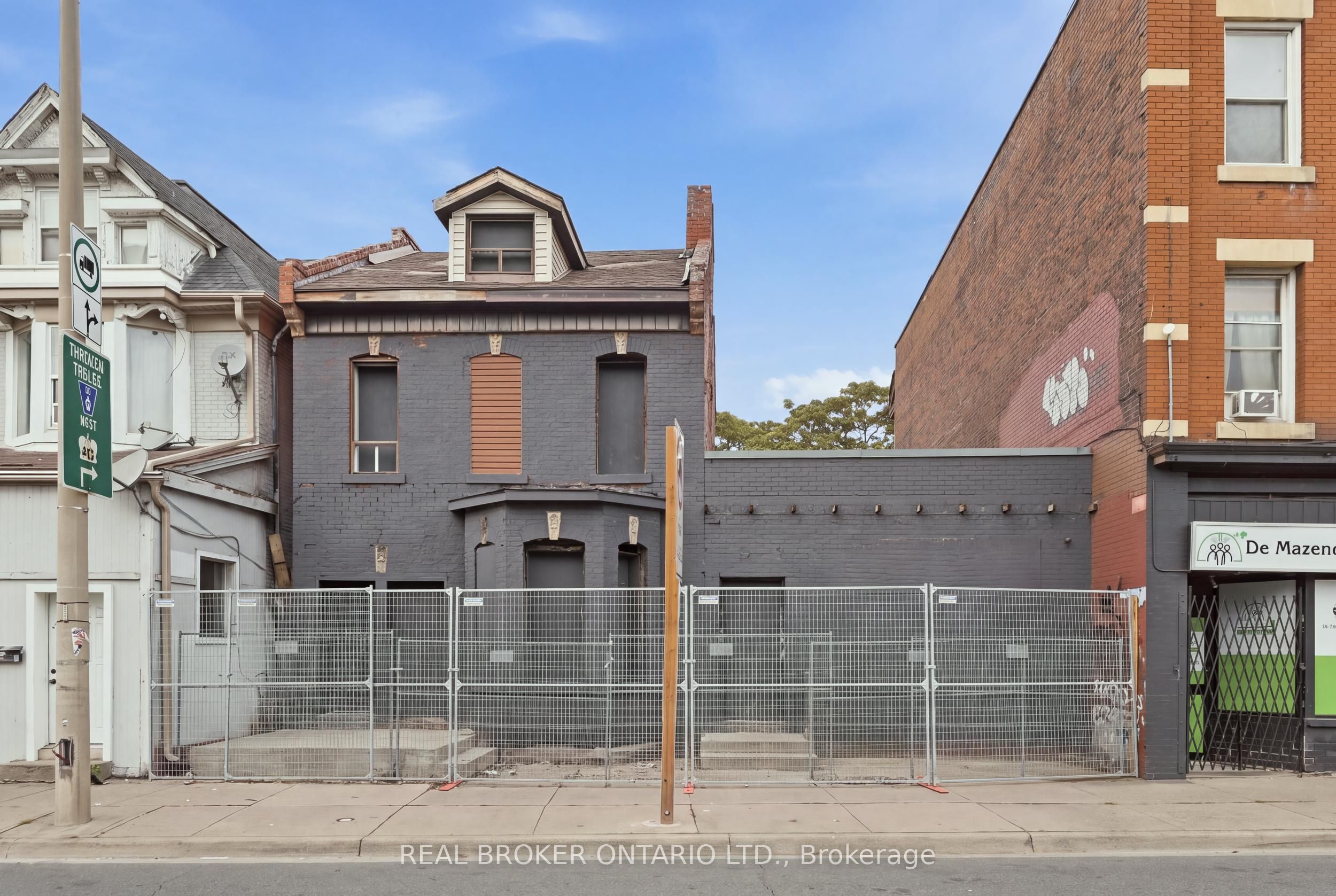 433 King Street Property Photo 1
