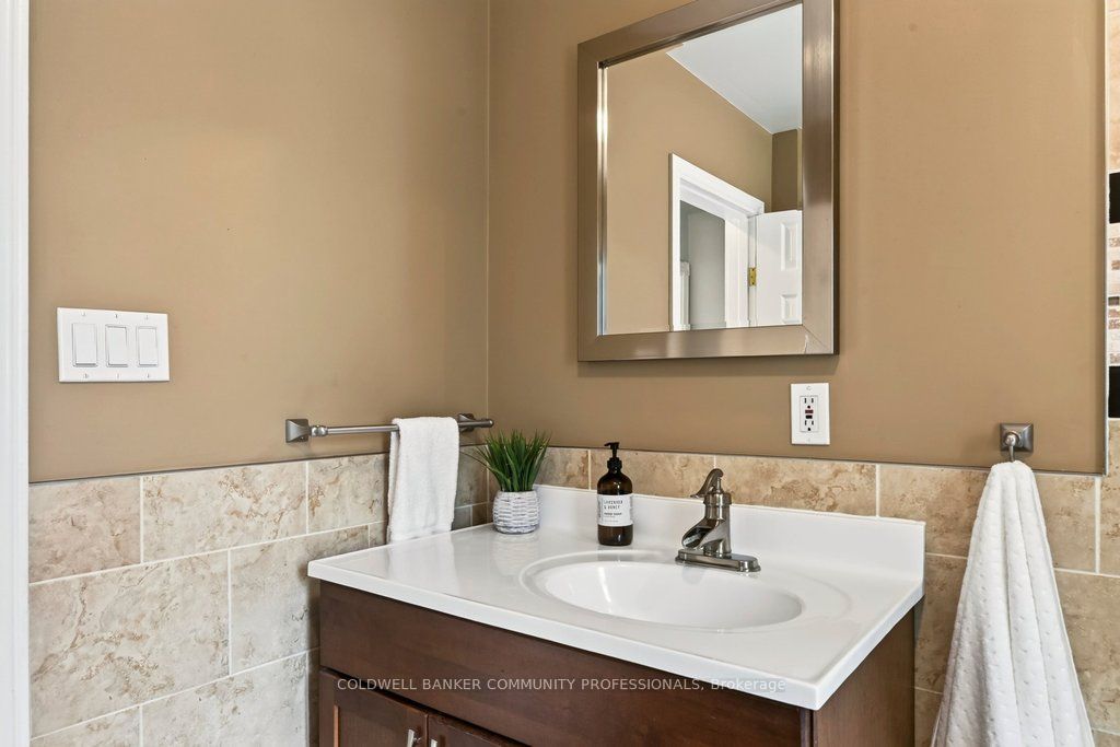 780 Garth Street Property Photo 27