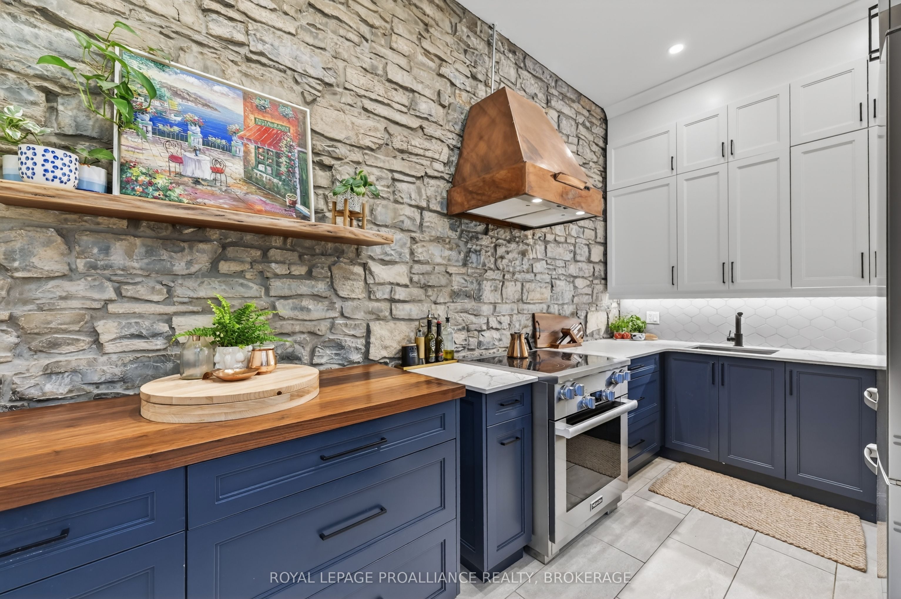133 King Street E 2 Property Photo 15