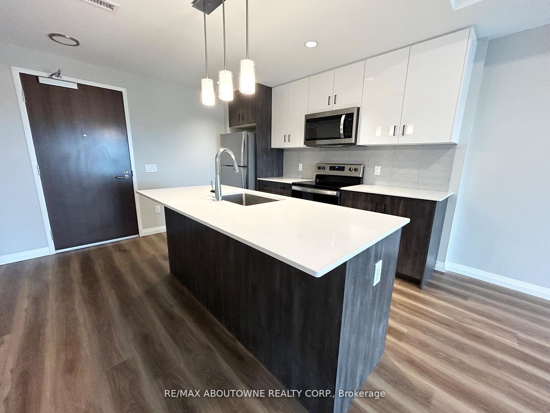 28 Westhill Drive 201 Property Photo 3