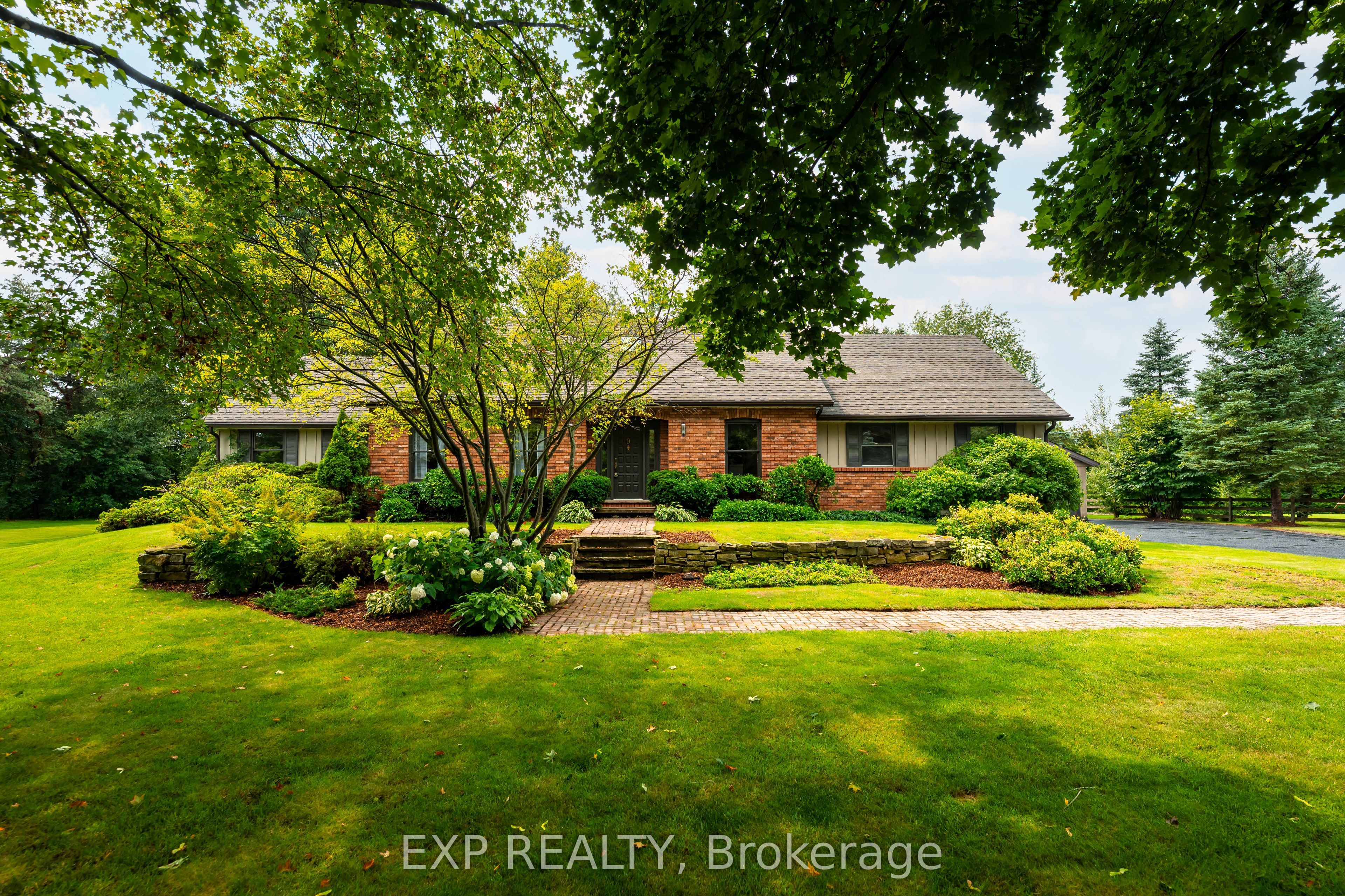 9 Leader Drive Property Photo 1