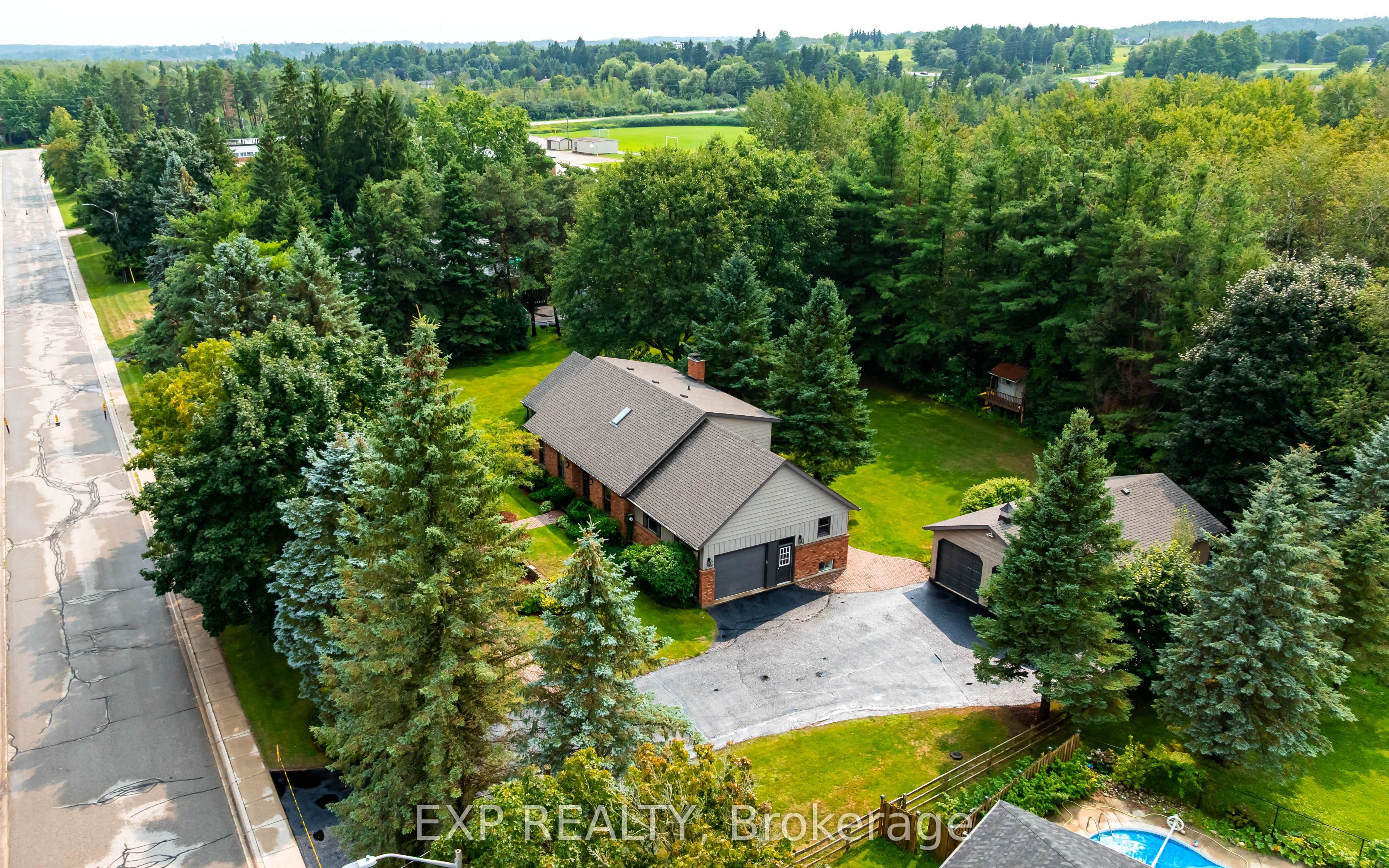 9 Leader Drive Property Photo 2