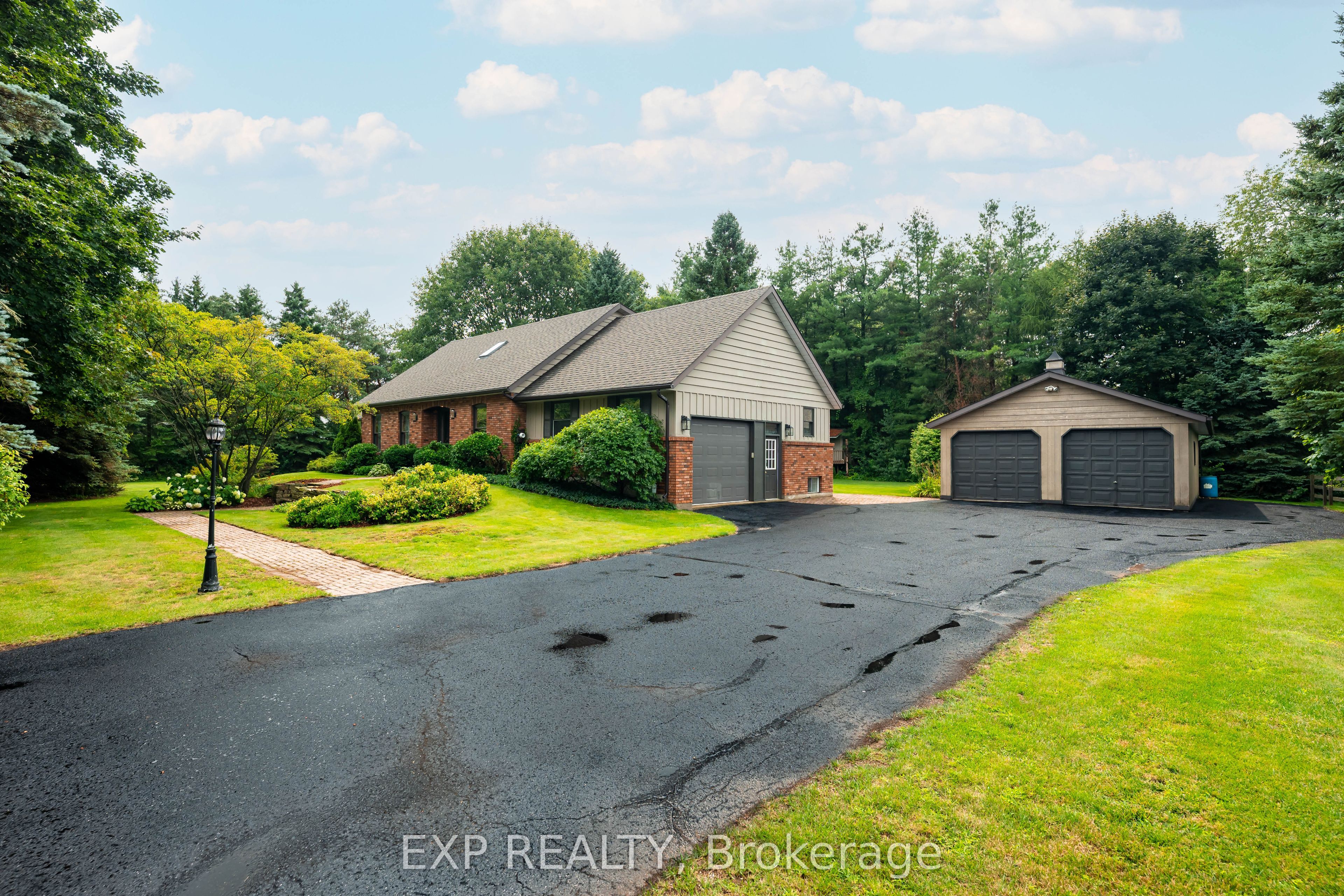 9 Leader Drive Property Photo 4