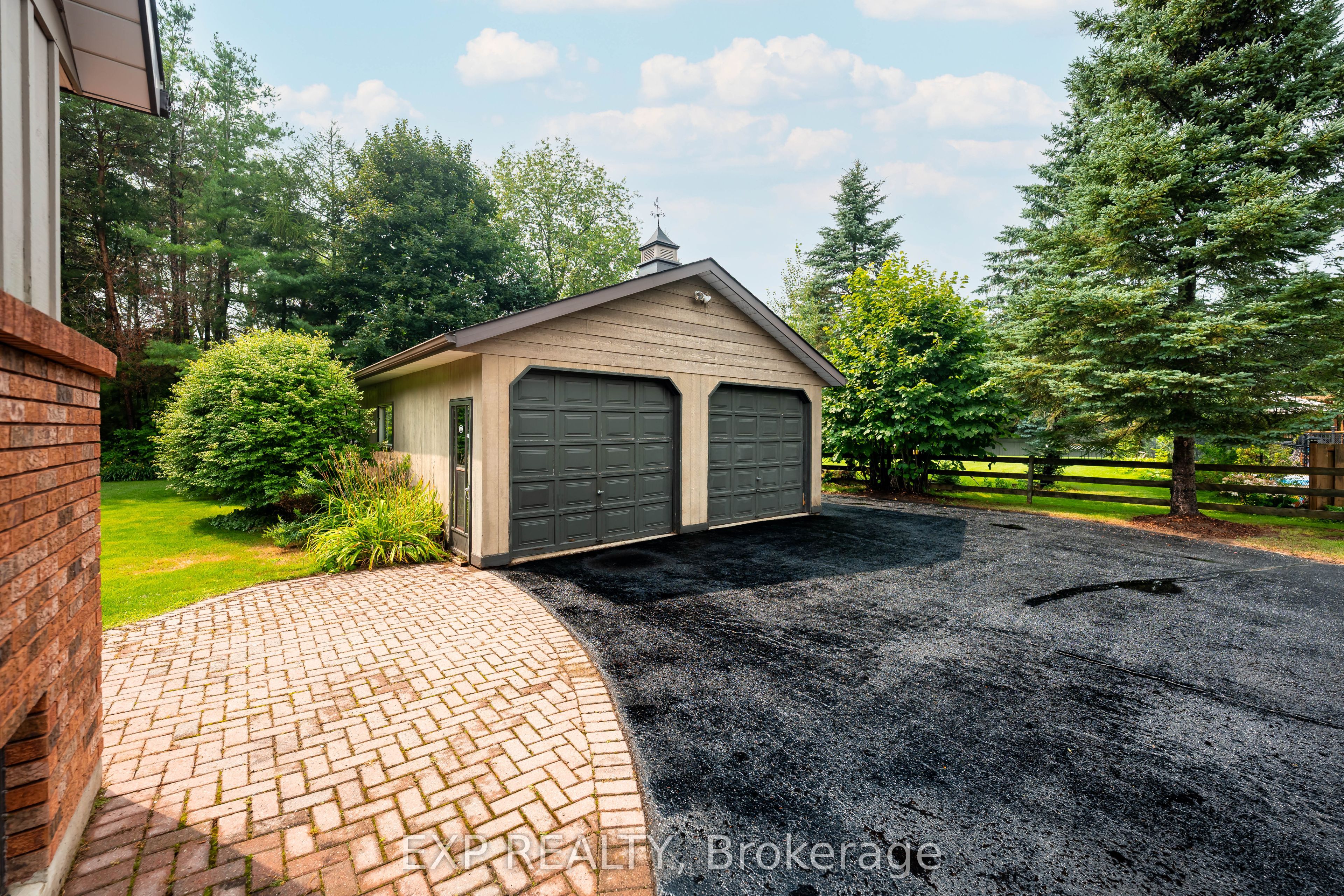 9 Leader Drive Property Photo 5