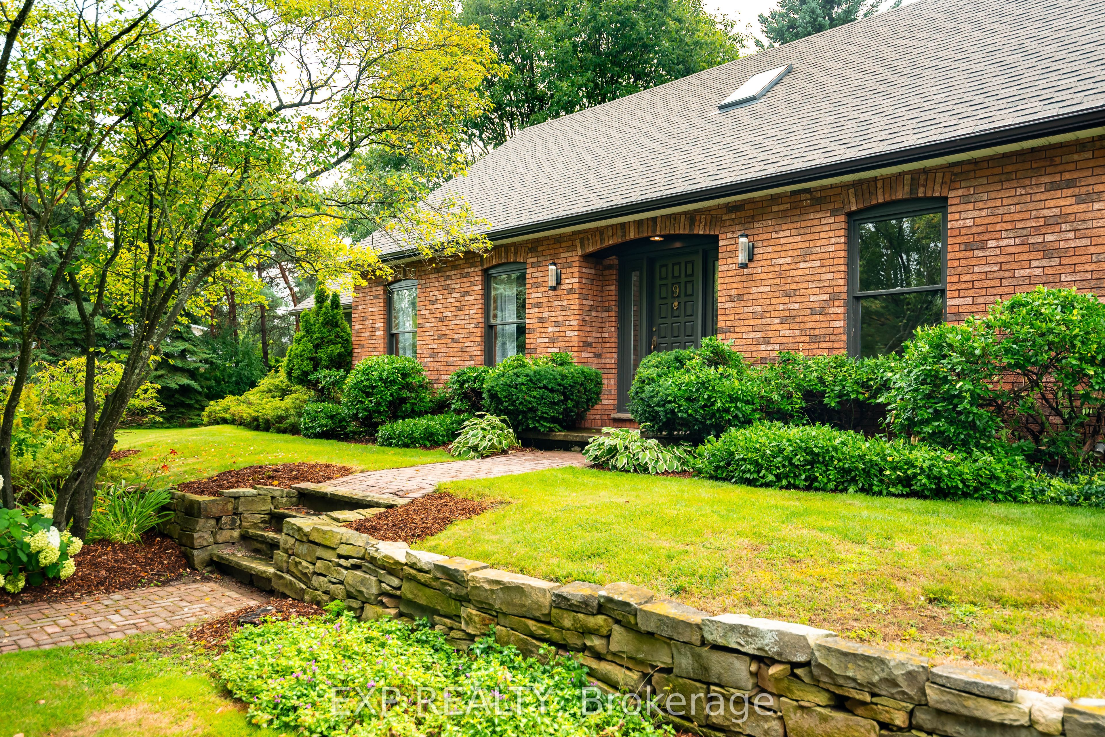 9 Leader Drive Property Photo 6