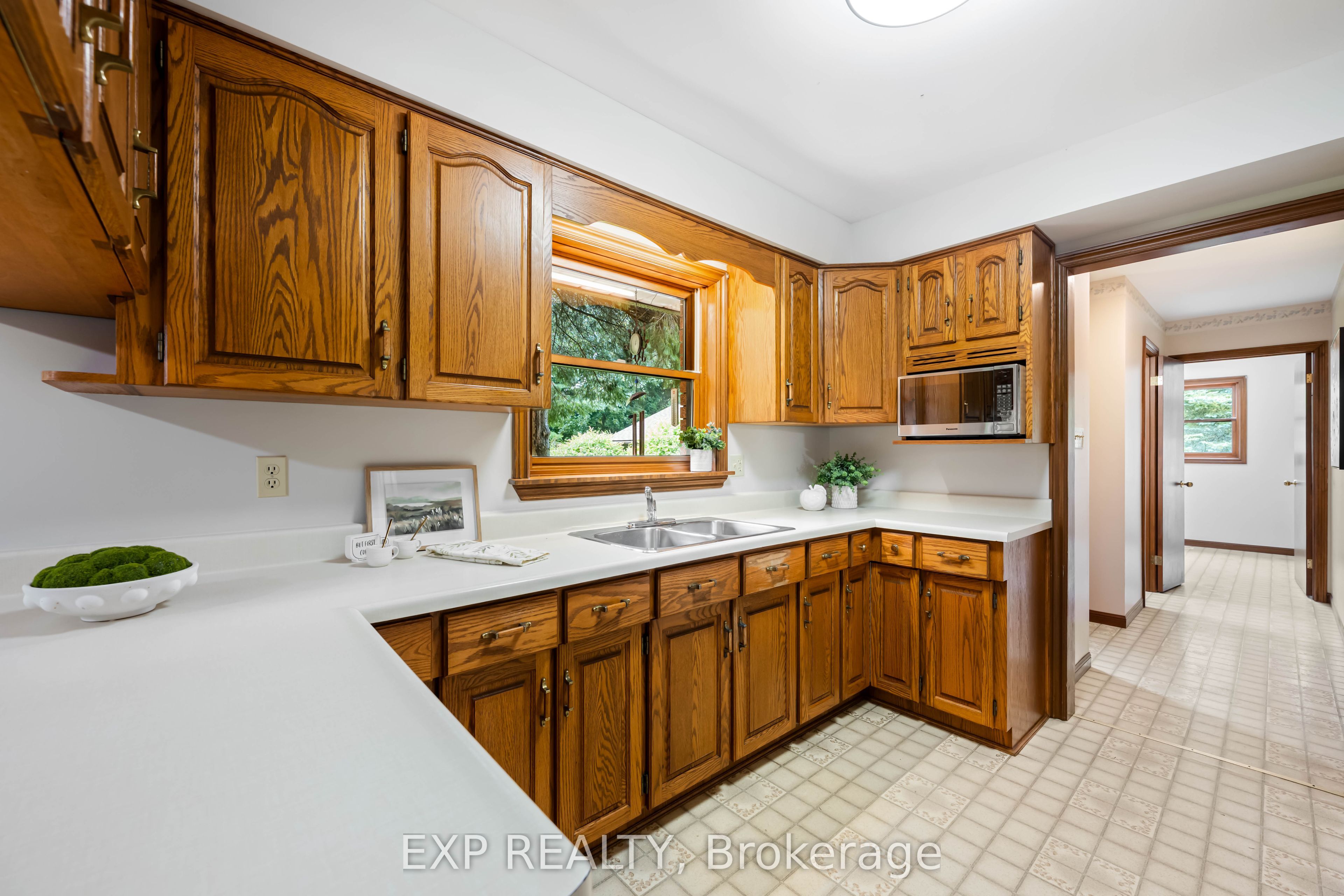 9 Leader Drive Property Photo 14