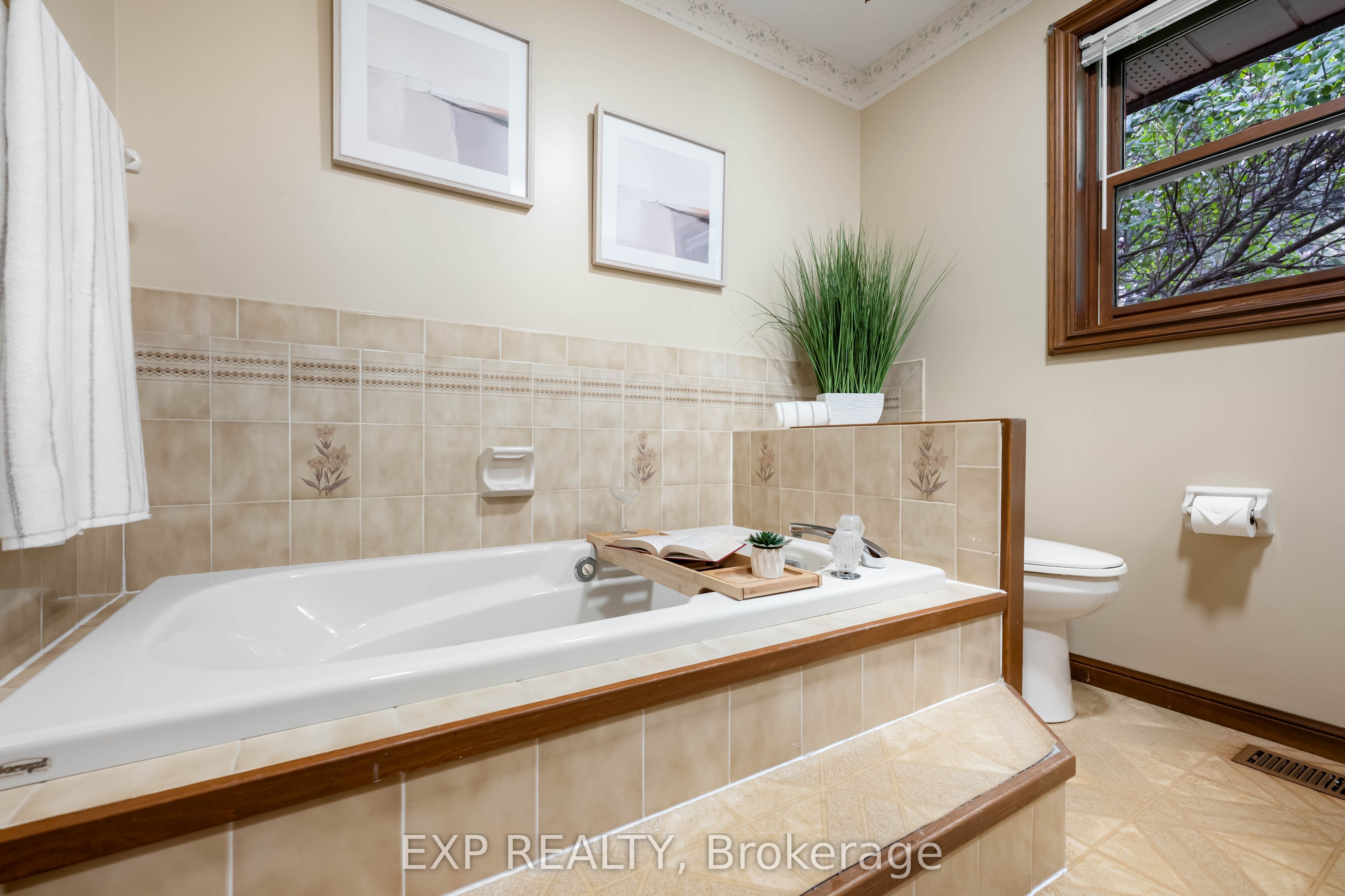 9 Leader Drive Property Photo 30