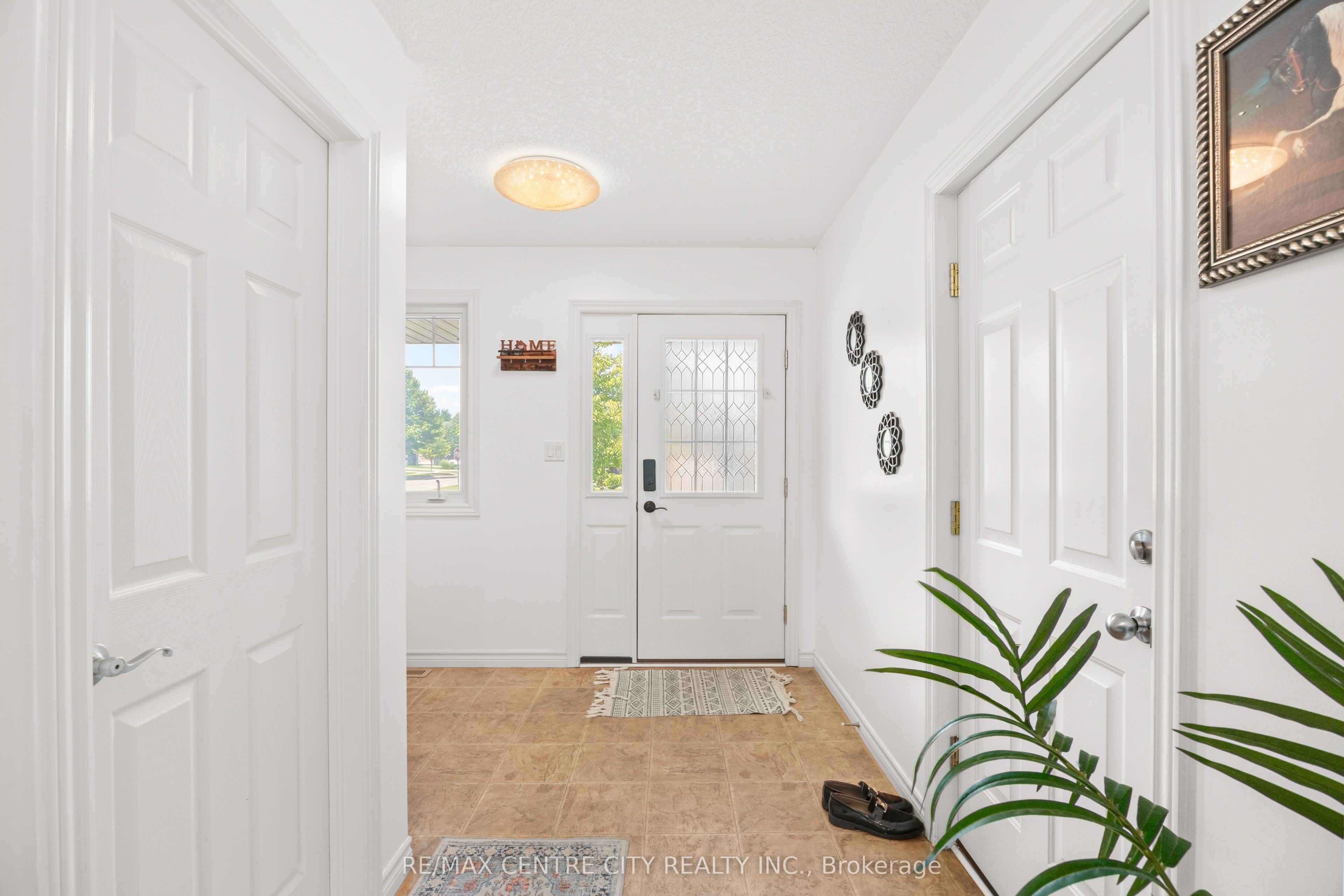 2 Fenwick Court Property Photo 6