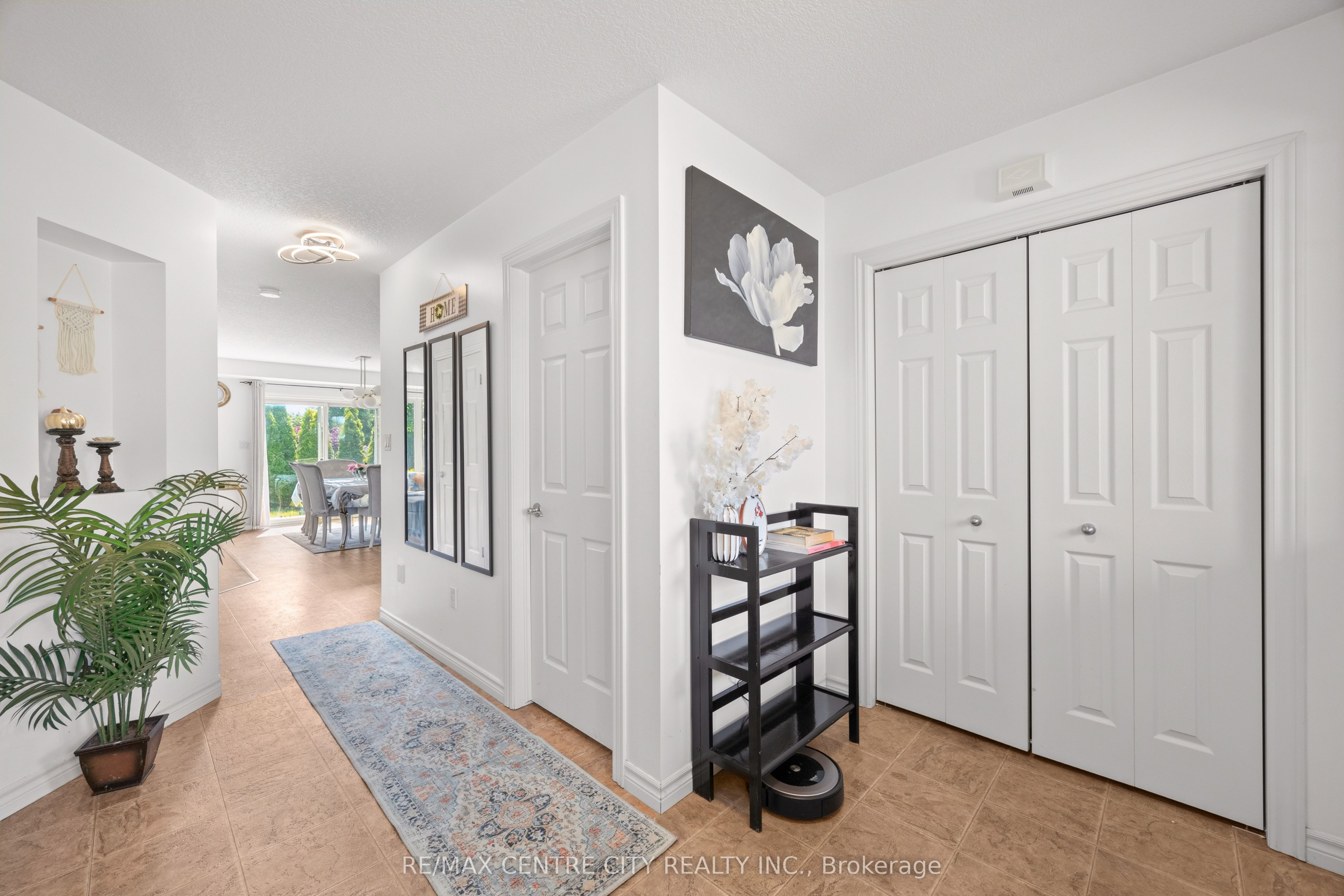 2 Fenwick Court Property Photo 7