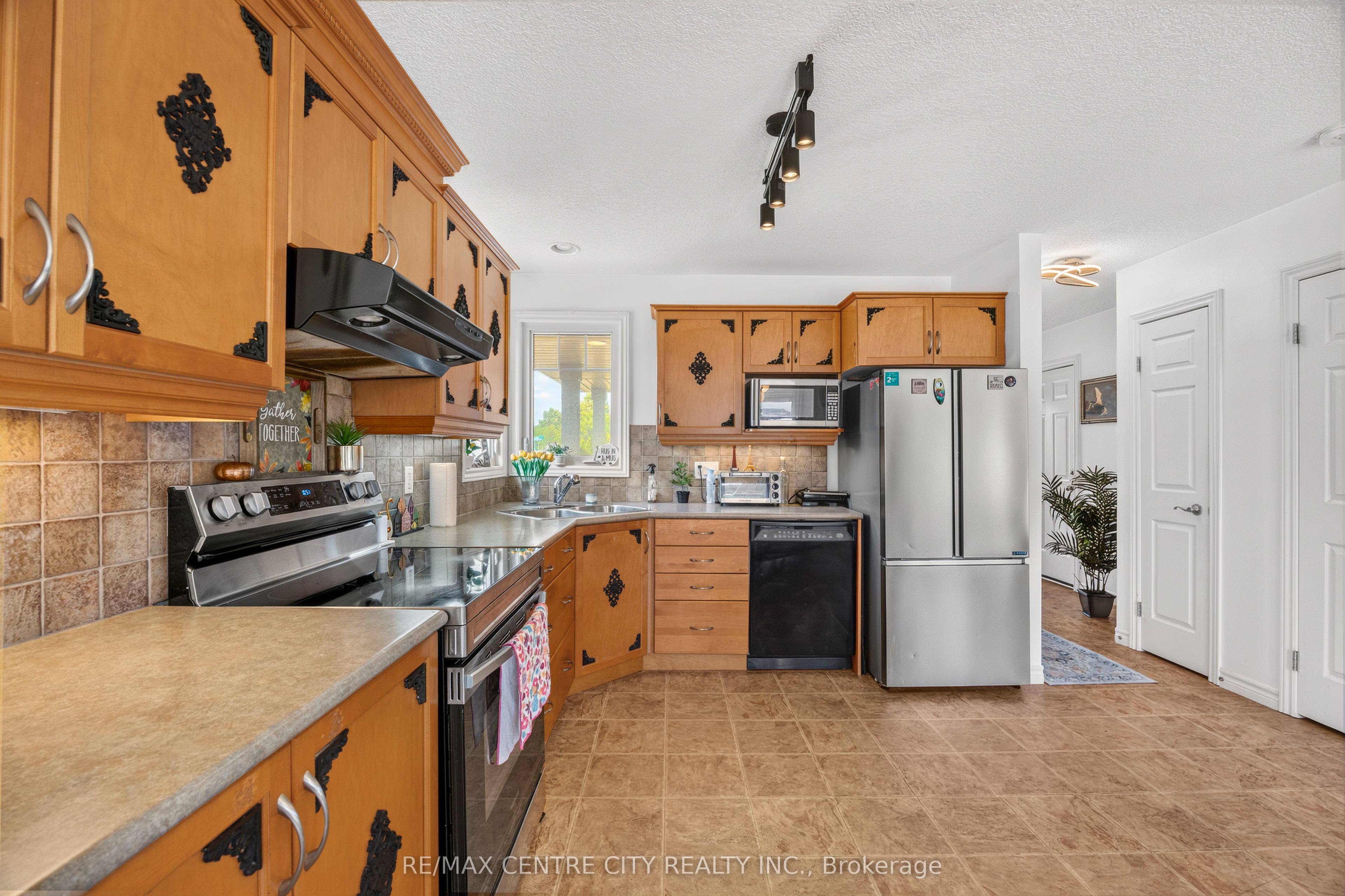 2 Fenwick Court Property Photo 12