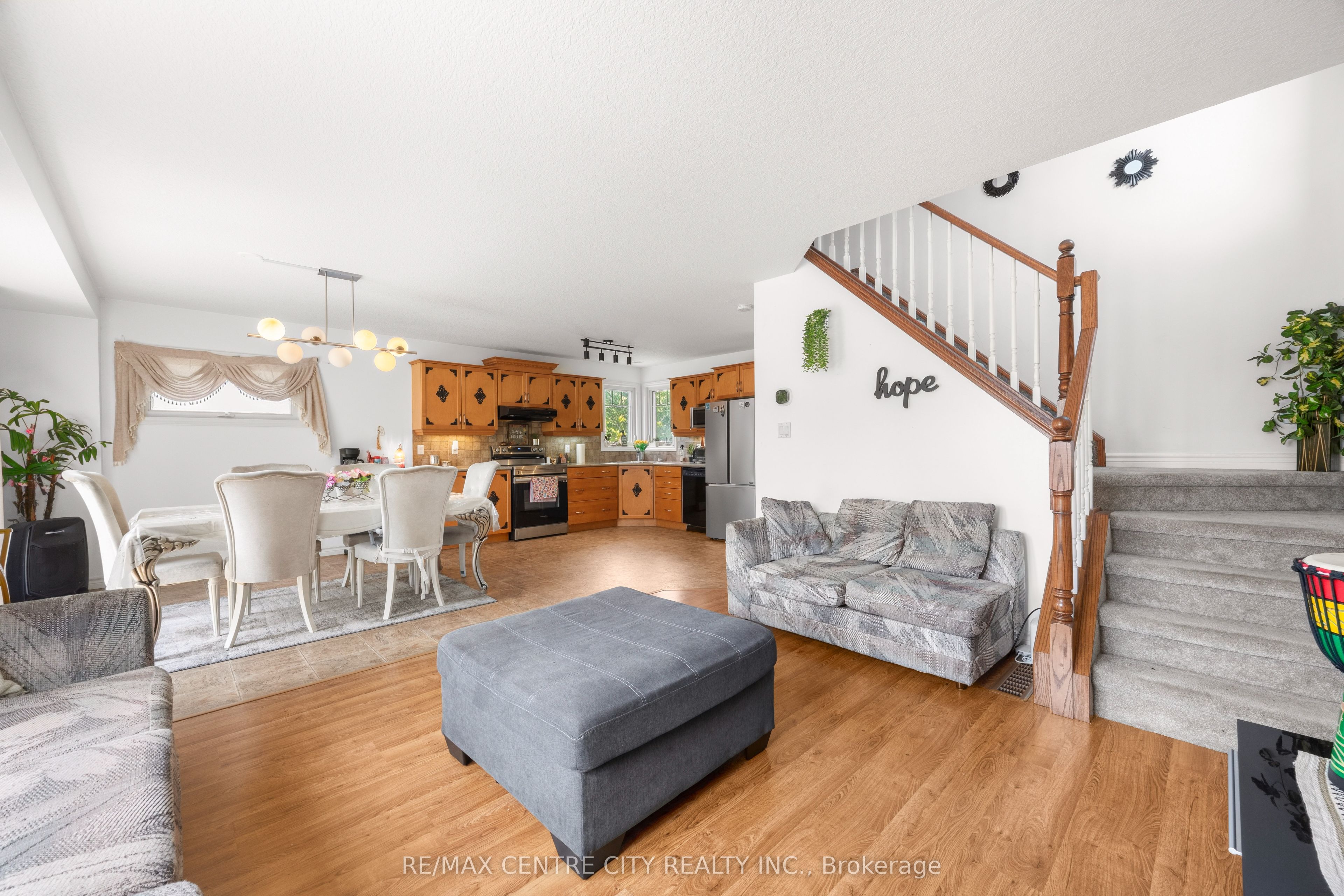 2 Fenwick Court Property Photo 18