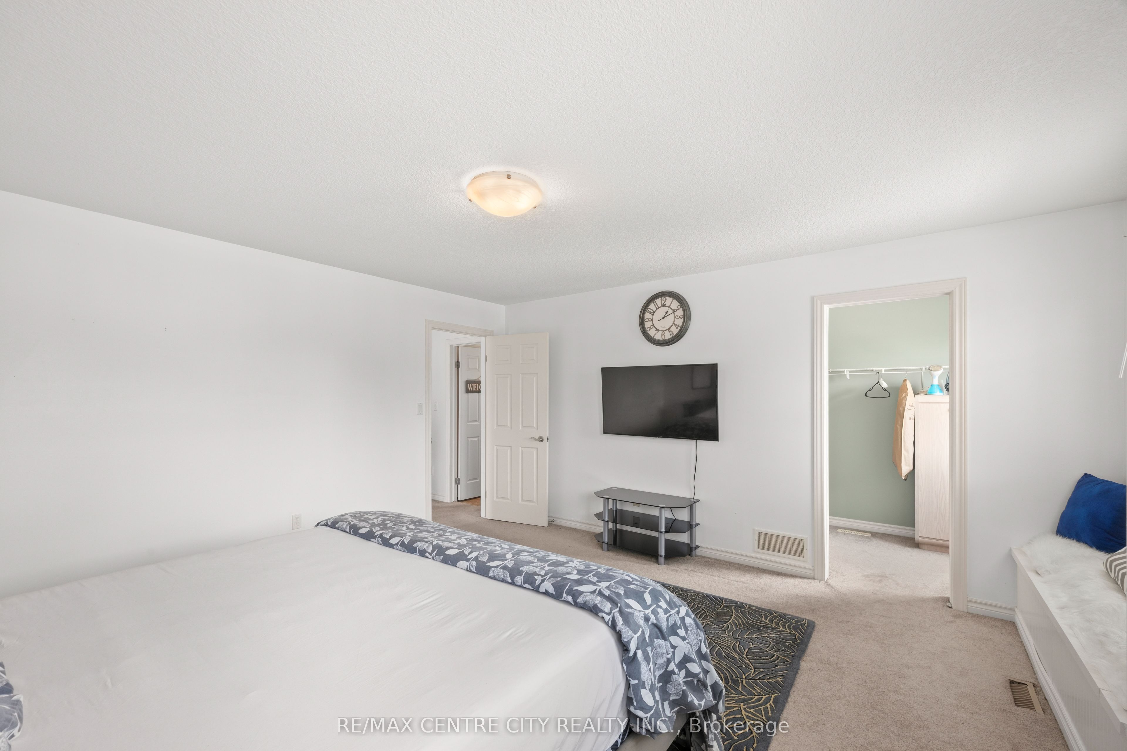 2 Fenwick Court Property Photo 23