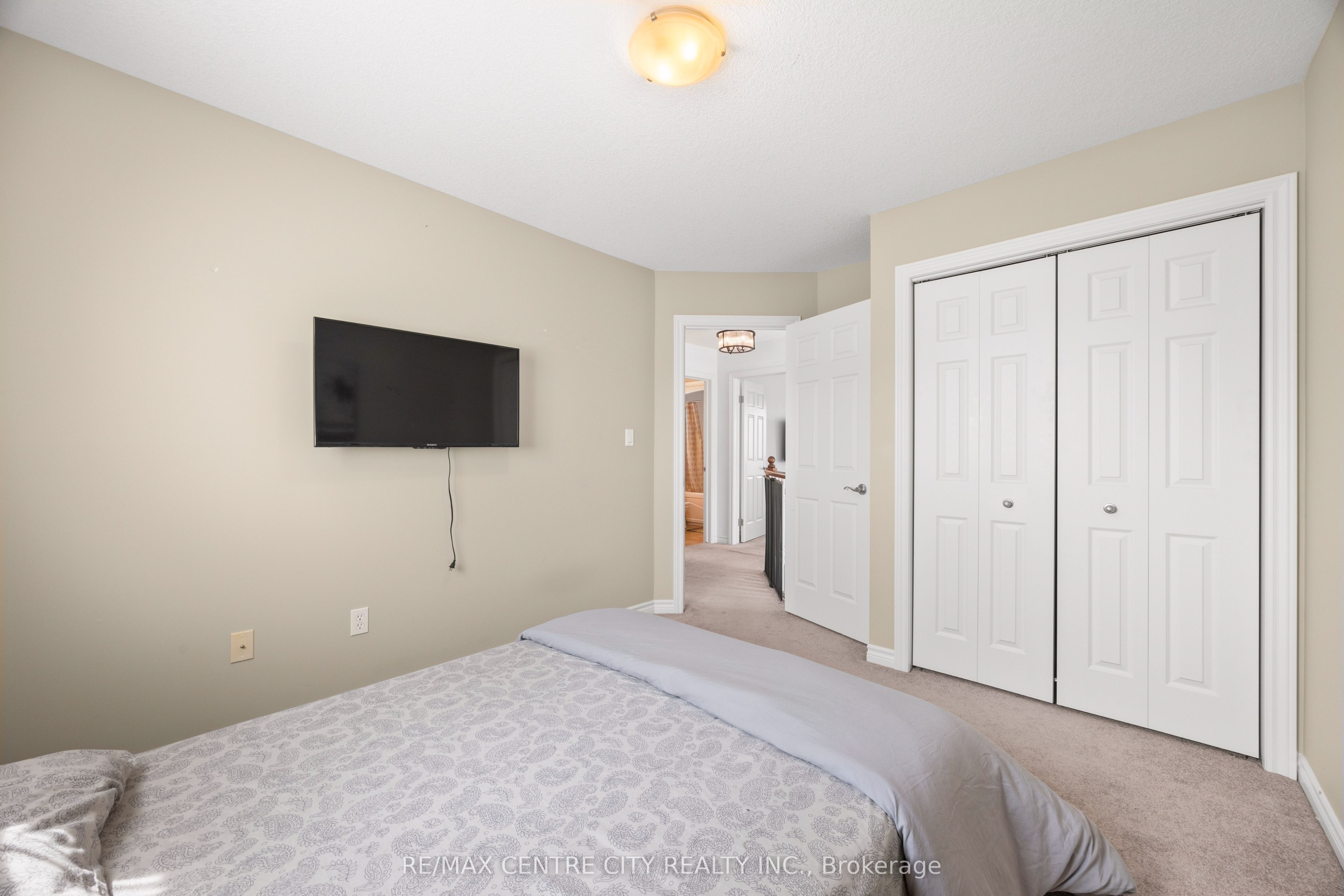 2 Fenwick Court Property Photo 28
