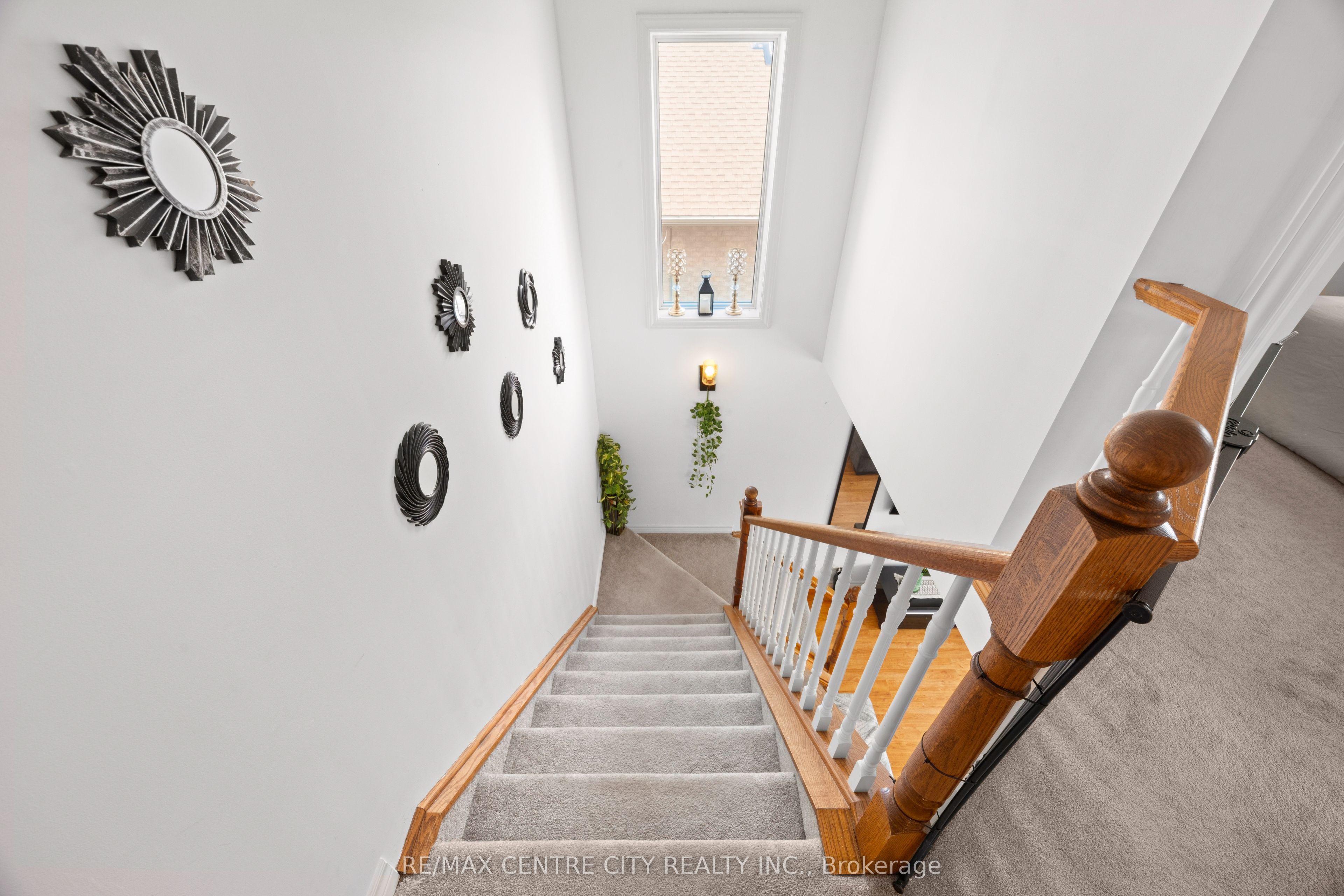 2 Fenwick Court Property Photo 30