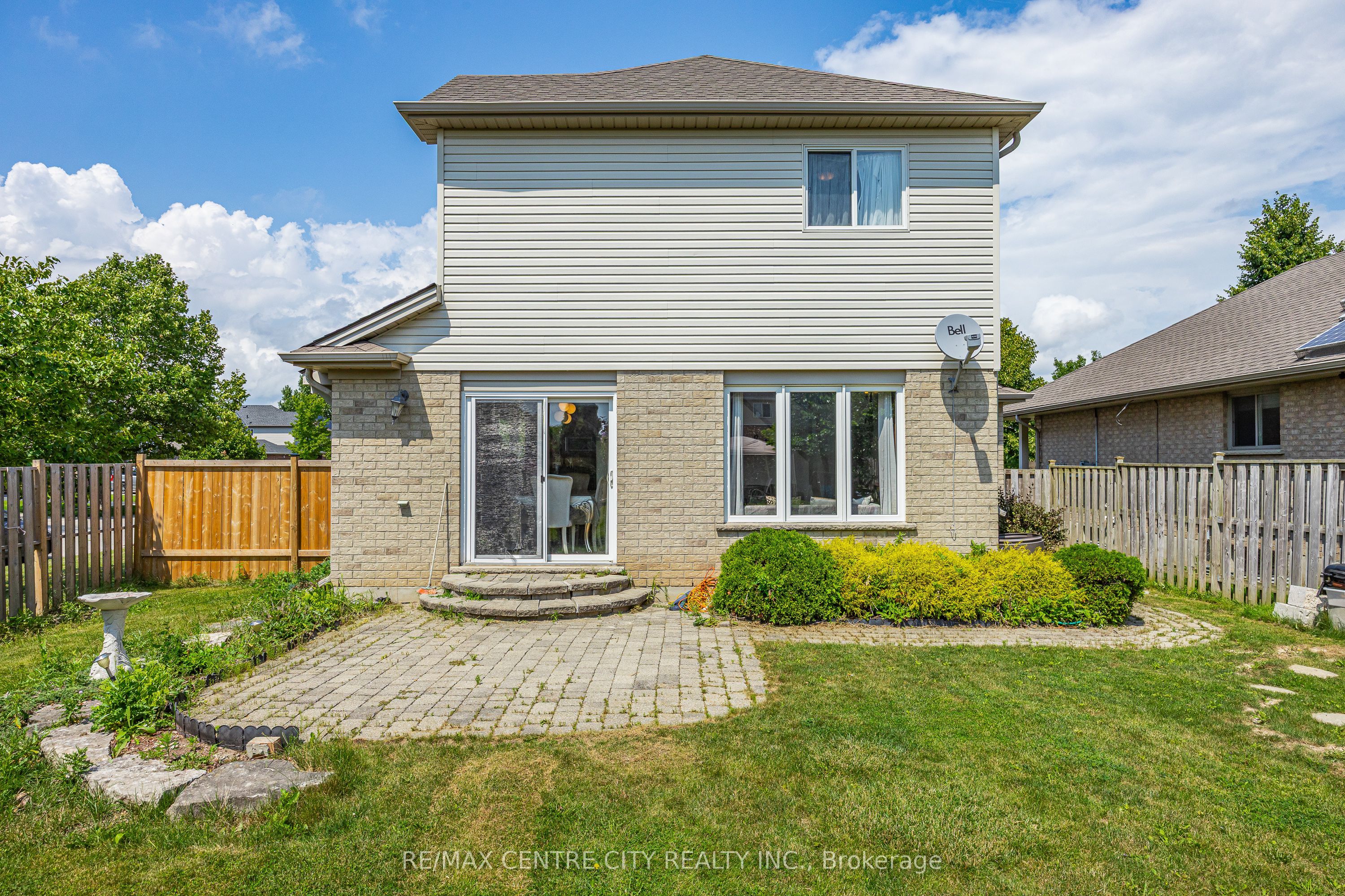 2 Fenwick Court Property Photo 44