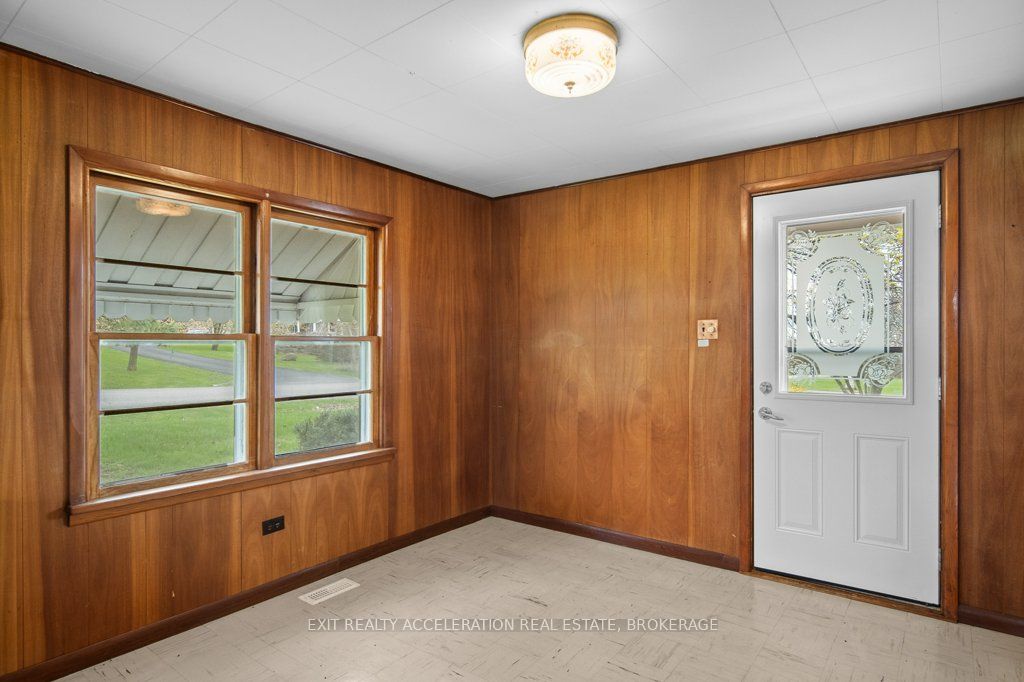 302 Old Hamburg Road Property Photo 6
