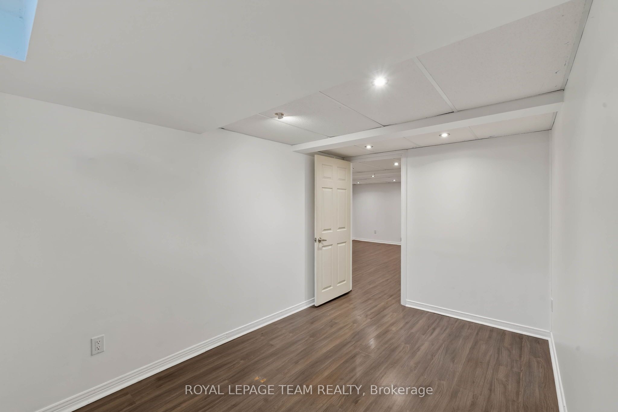1918 Belmore Lane 13 Property Photo 25
