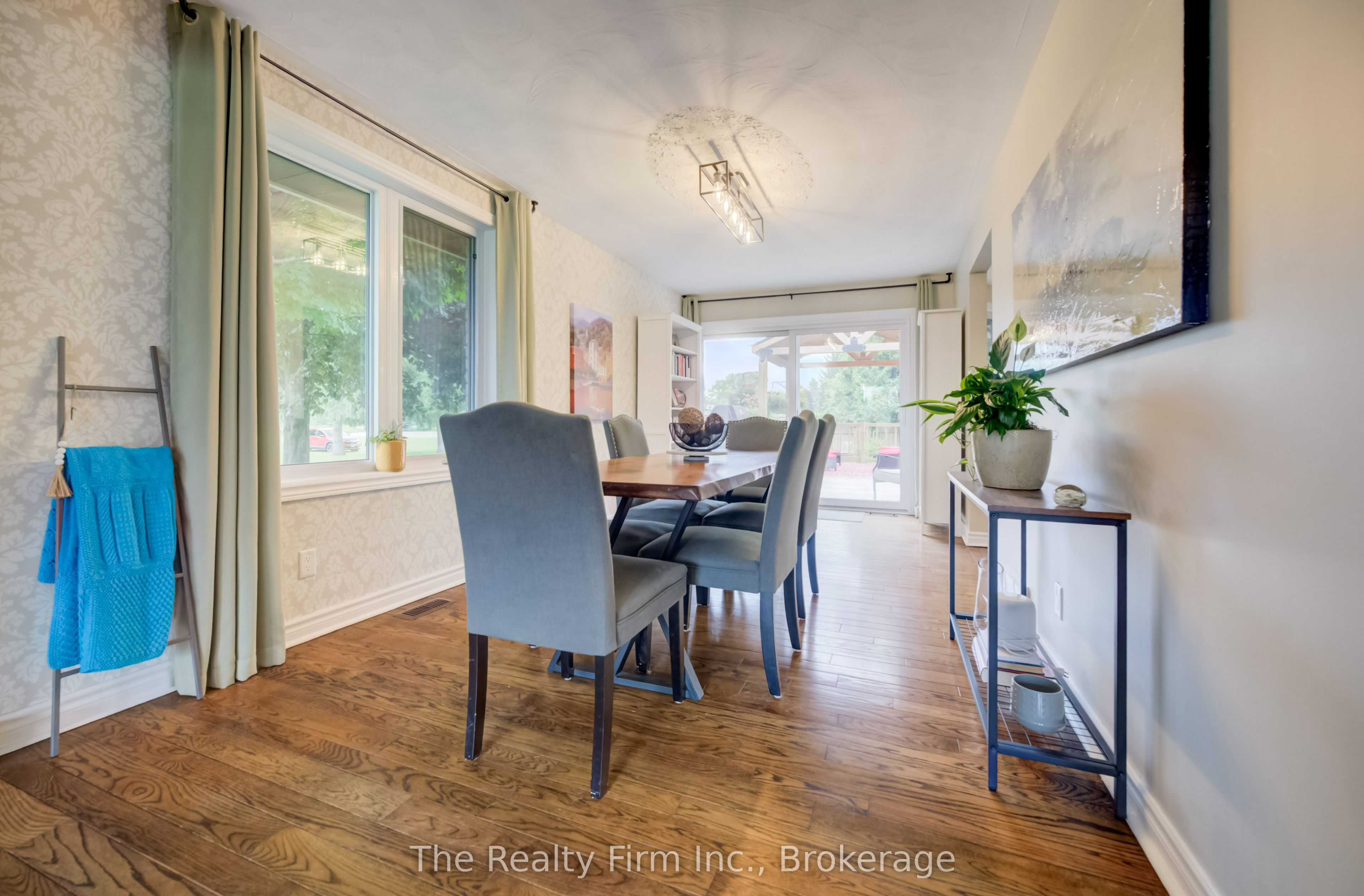 270 Talbot Street Property Photo 8