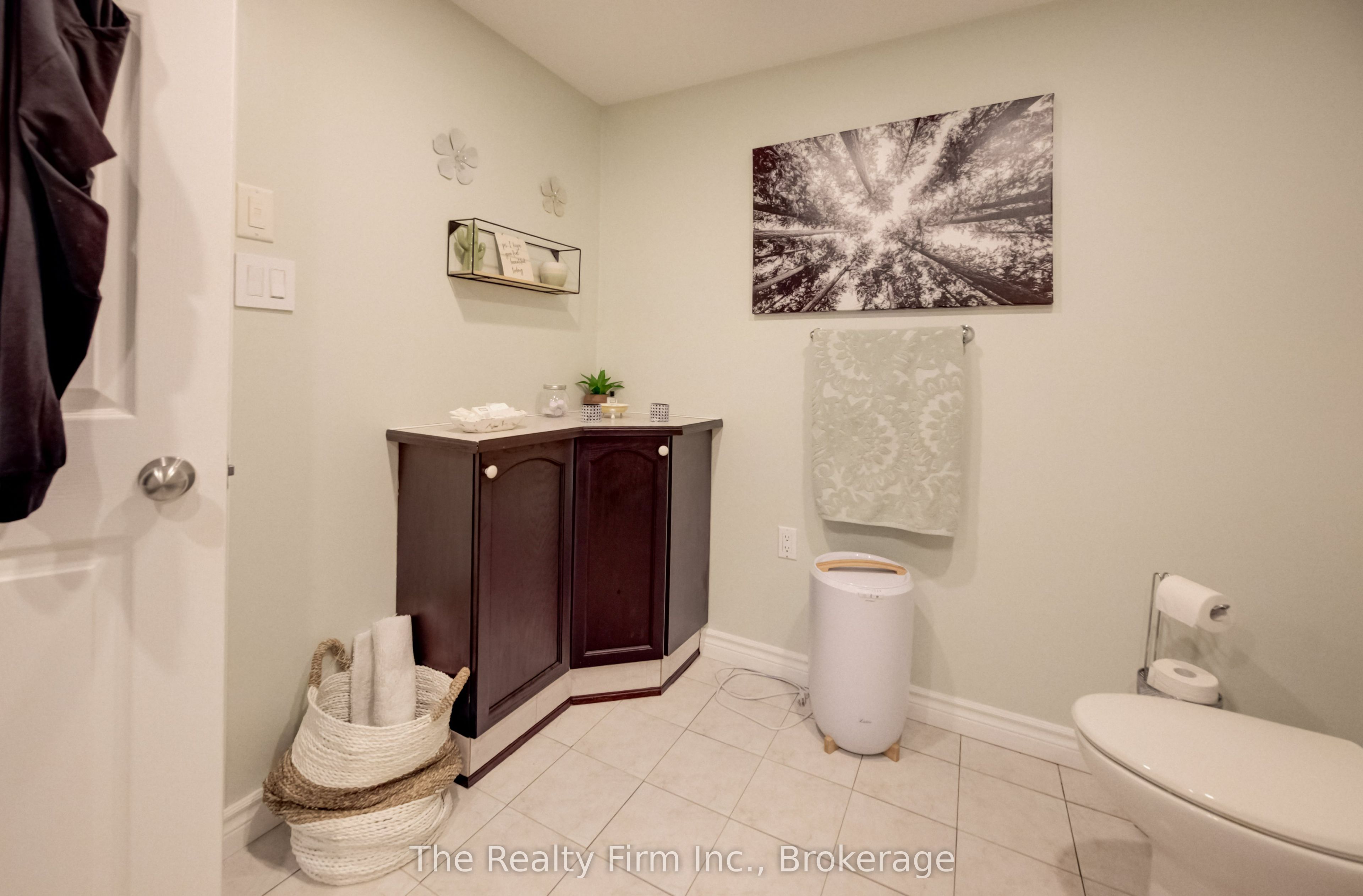 270 Talbot Street Property Photo 37