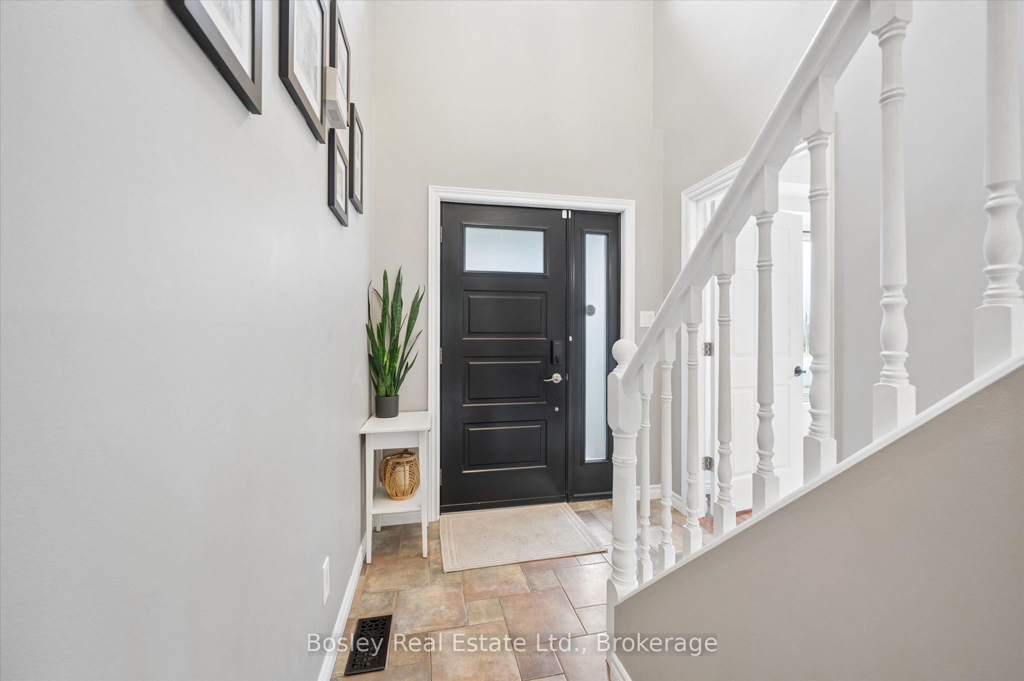 687 Champlain Boulevard Property Photo 4