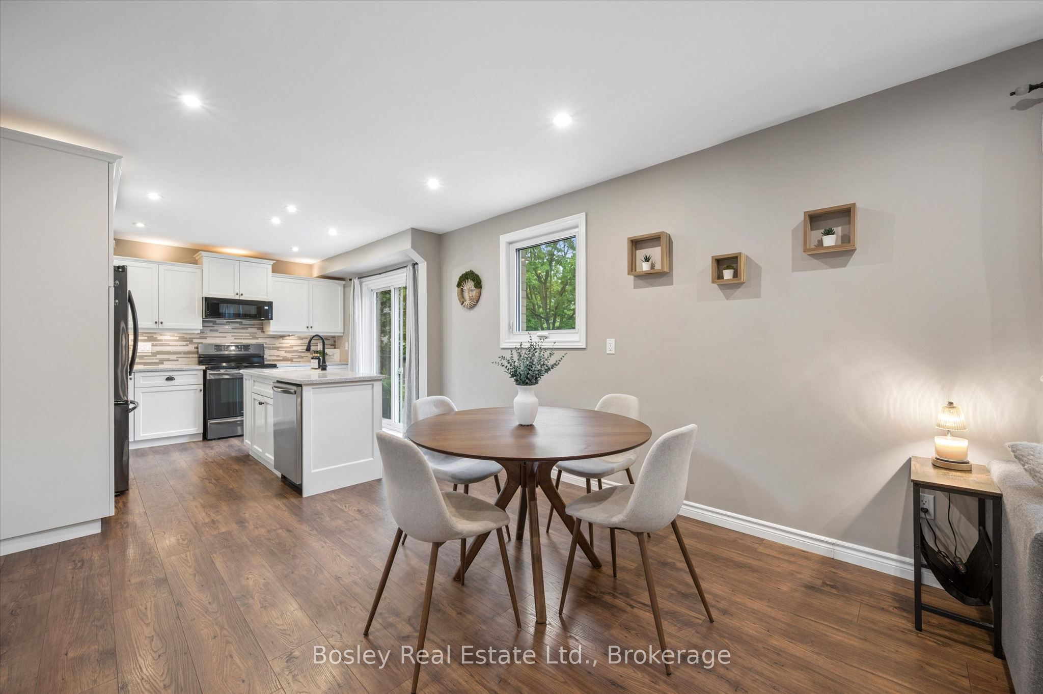 687 Champlain Boulevard Property Photo 11