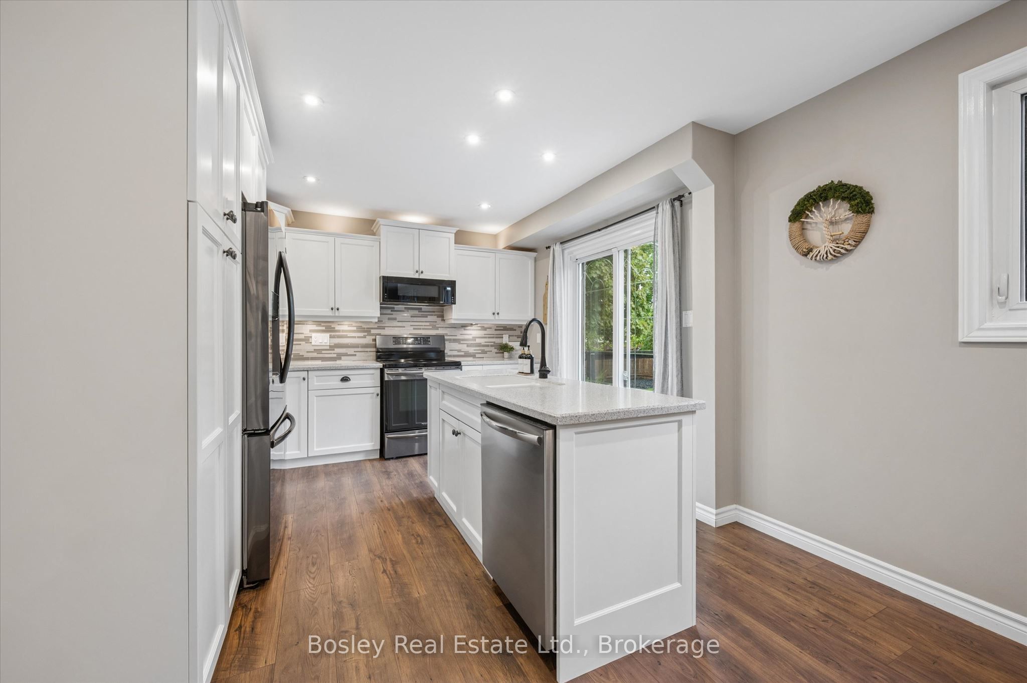 687 Champlain Boulevard Property Photo 12
