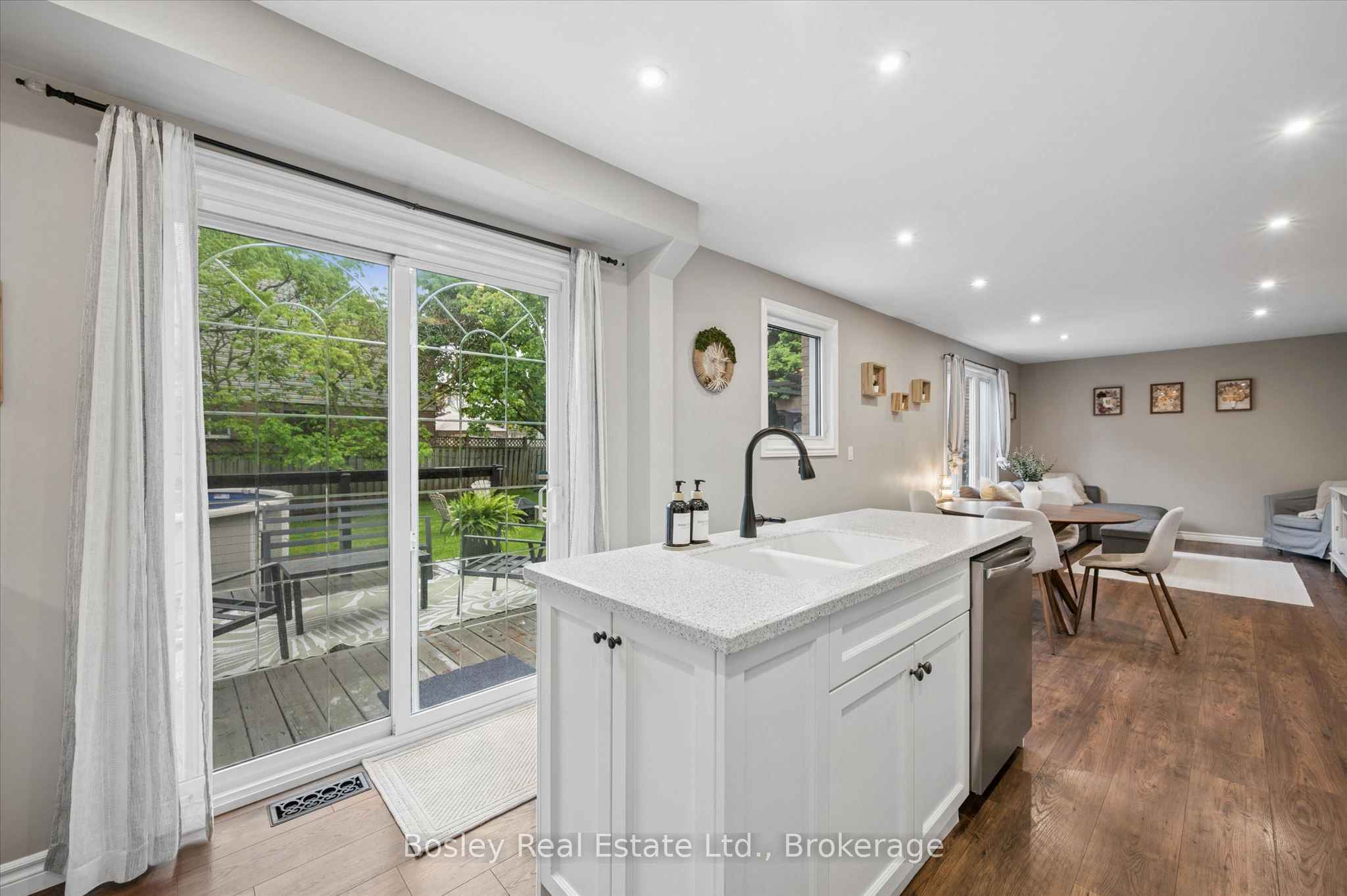 687 Champlain Boulevard Property Photo 15