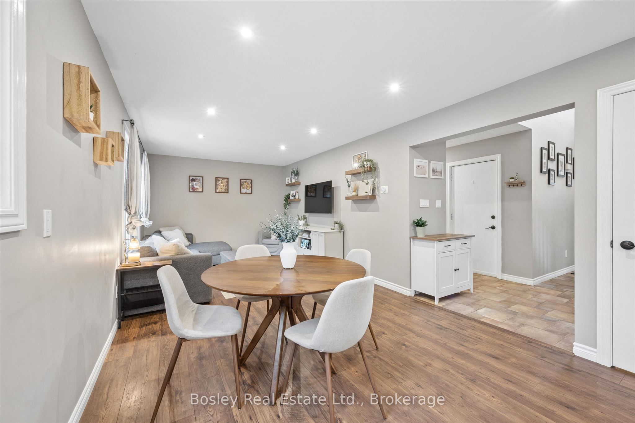 687 Champlain Boulevard Property Photo 16