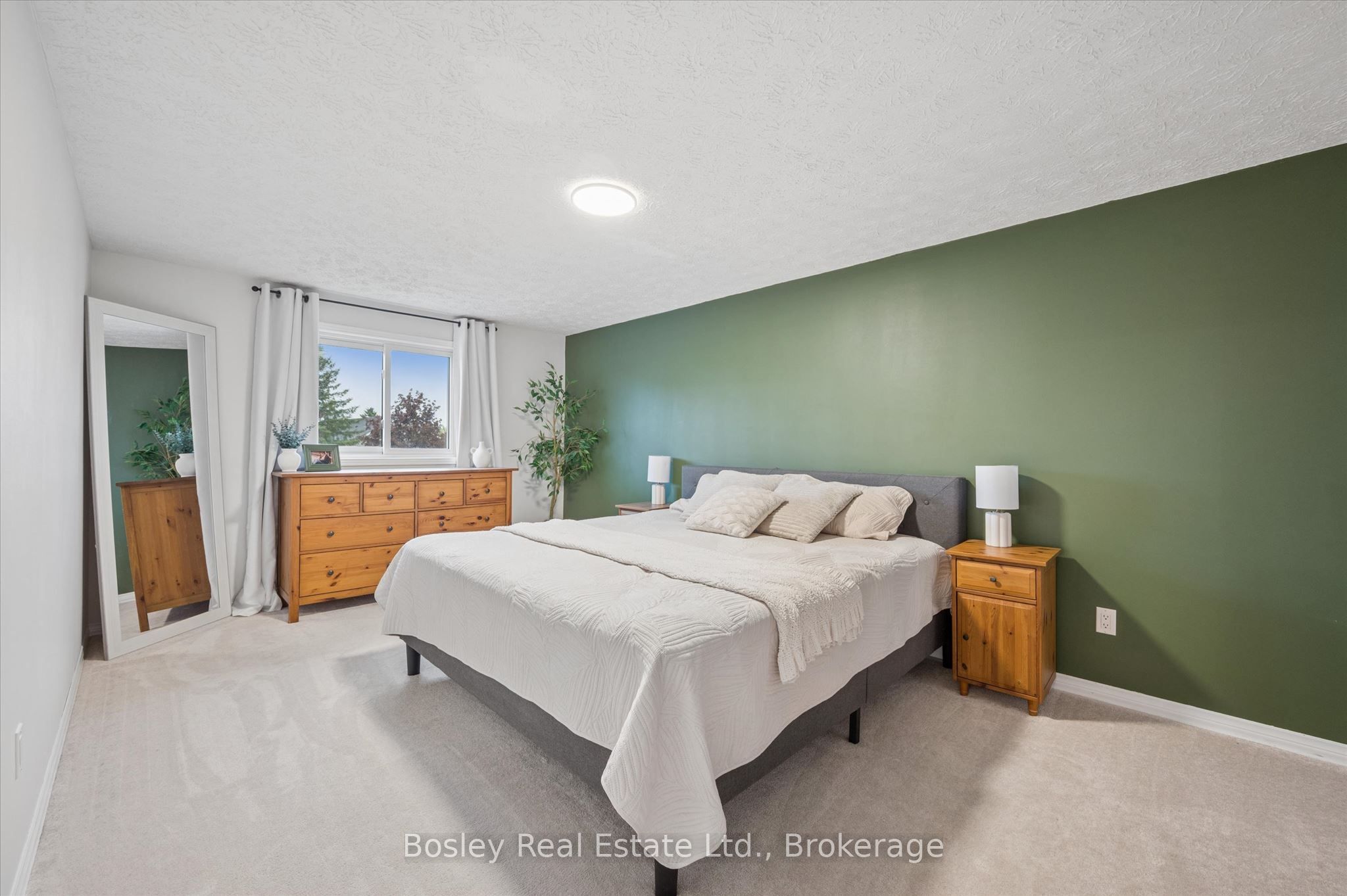 687 Champlain Boulevard Property Photo 23