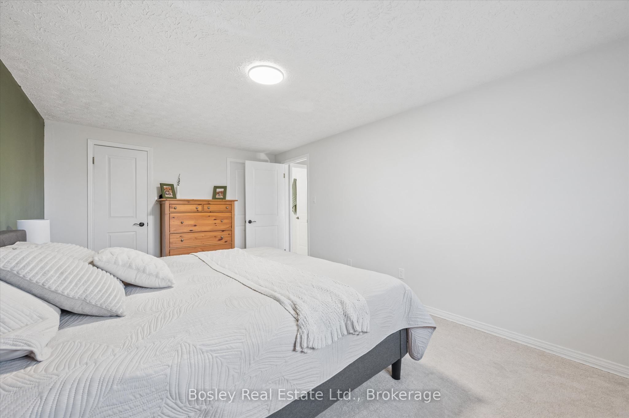687 Champlain Boulevard Property Photo 24