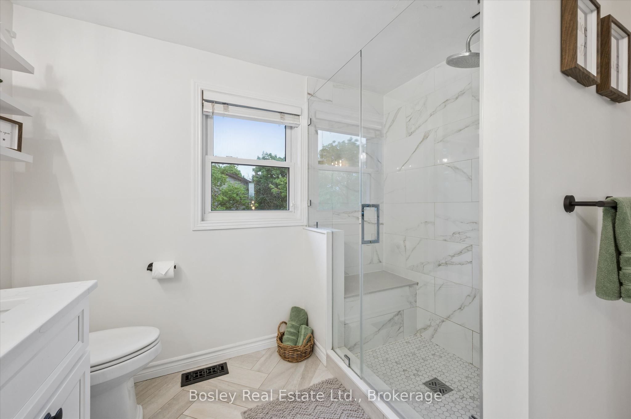687 Champlain Boulevard Property Photo 27