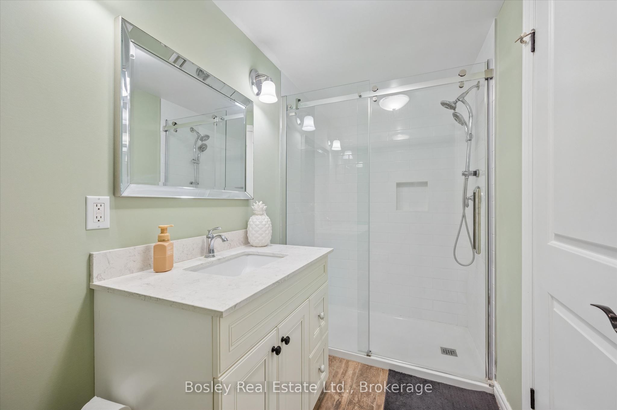687 Champlain Boulevard Property Photo 33